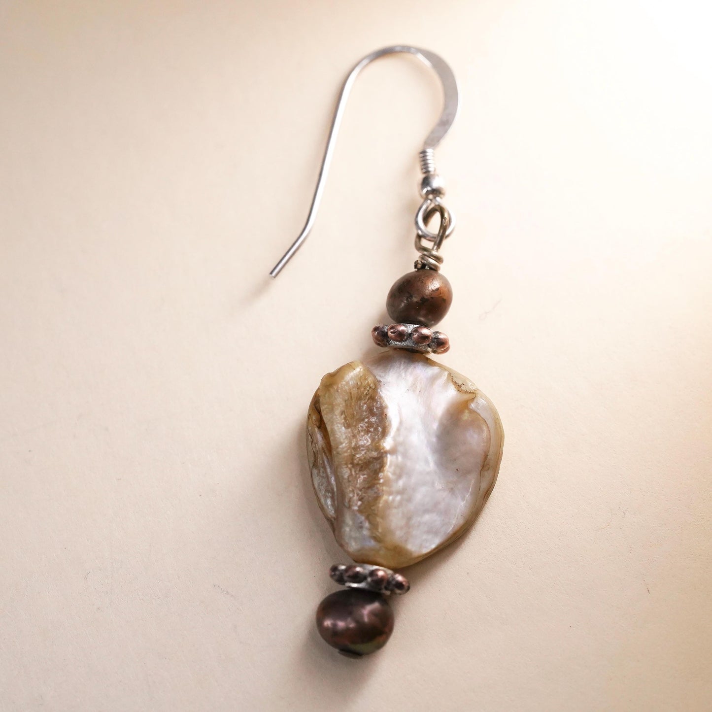 Vintage sterling 925 silver handmade single earring with mother of pearl pearl
