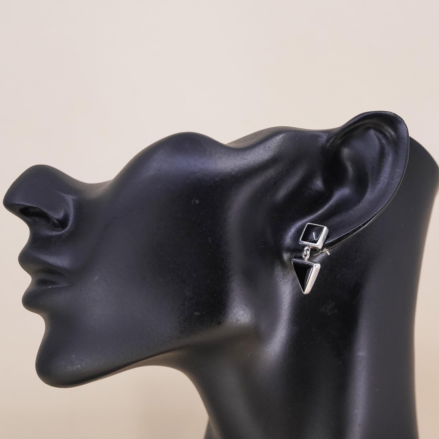 Native American Quoc QT single earring. Sterling 925 silver stud triangle onyx