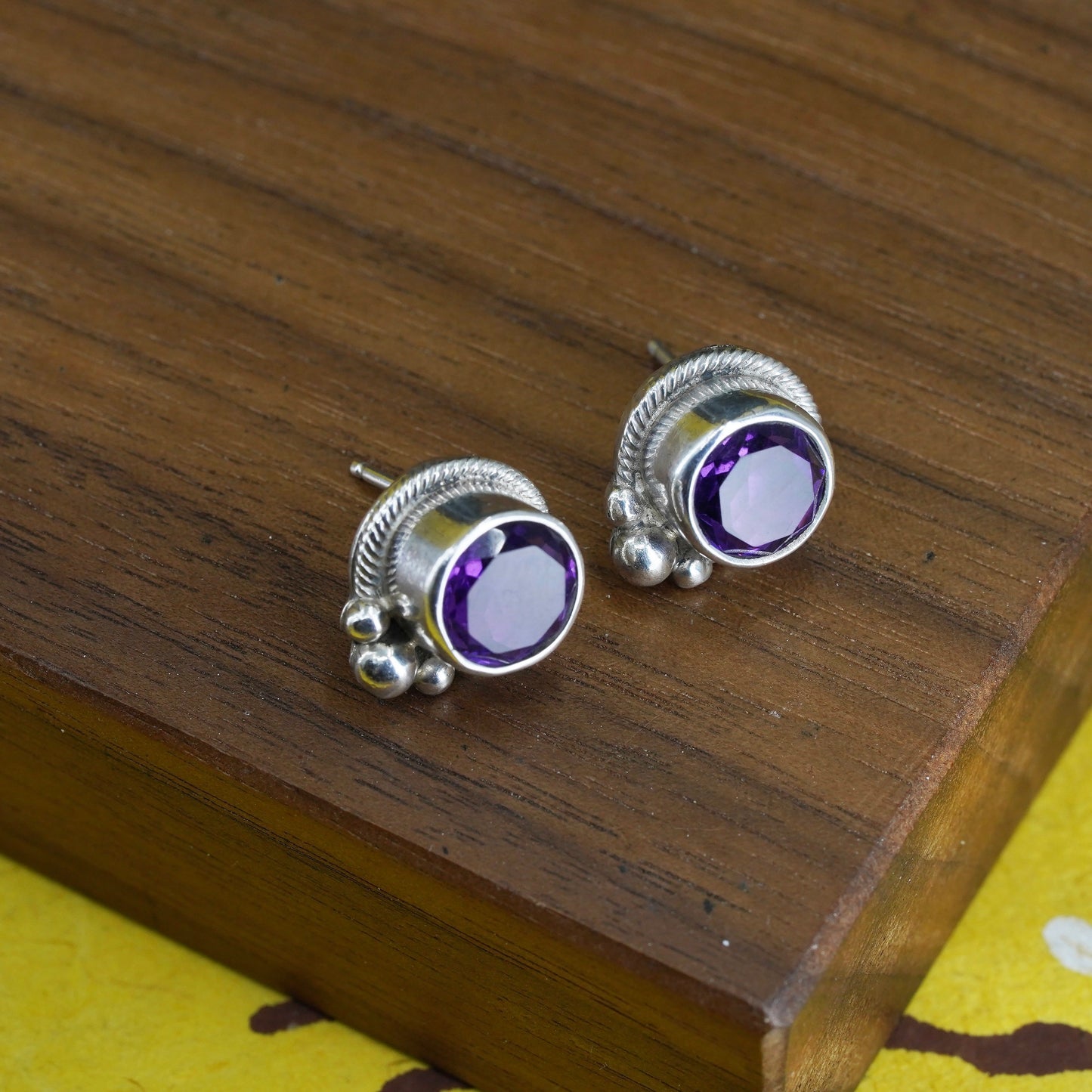 Native American Navajo Jessie Claw Sterling silver earrings, 925 studs amethyst