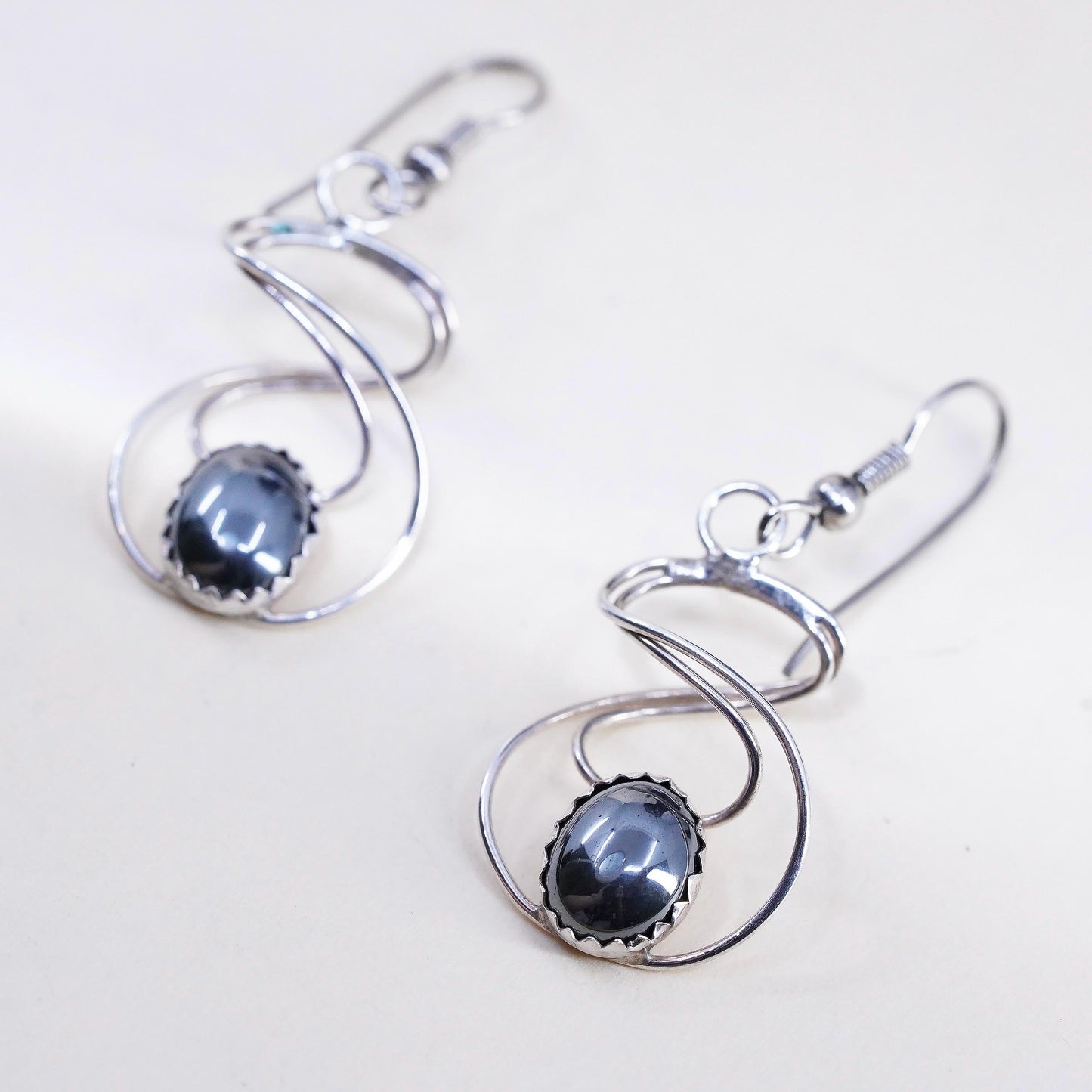 VTG Southwestern Sterling silver earrings, twisted 925 wired dangles hematite
