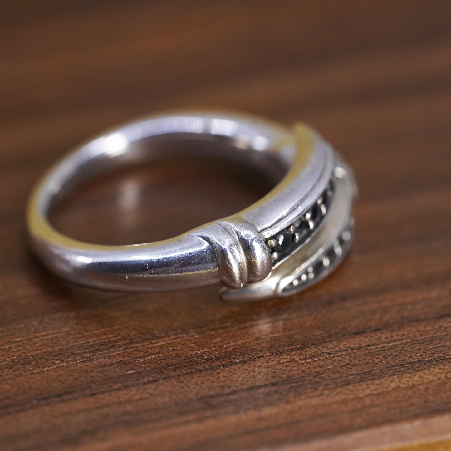 Size 7.25 Elizabeth and James Sterling silver ring, 925 wrap band sapphire