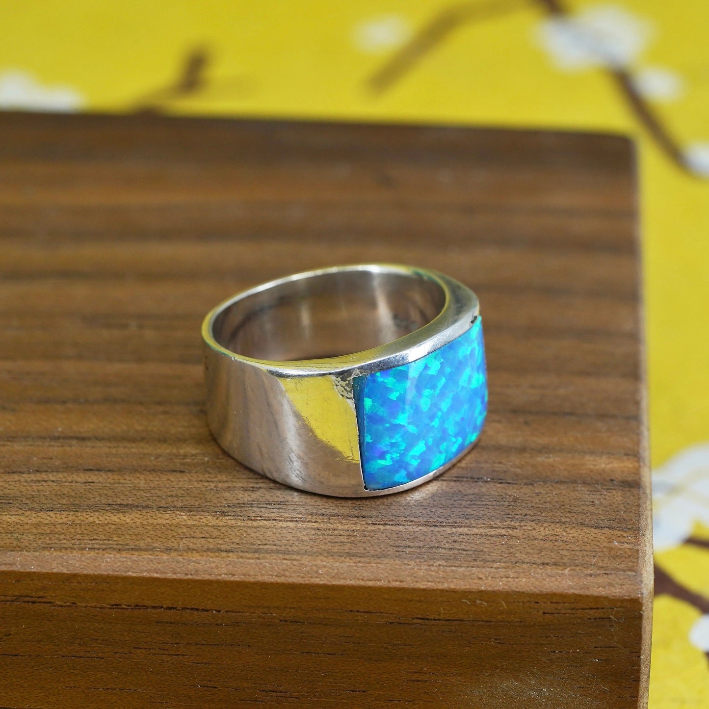 Size 7, vintage Sterling 925 silver modern wide band ring with opal