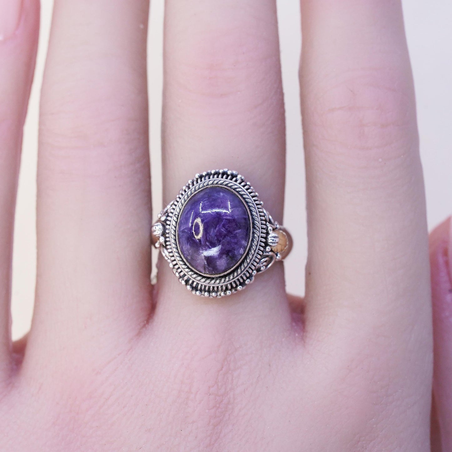 Size 7, VTG 925 Sterling silver ring with 14K Gold leaf, oval amethyst cable