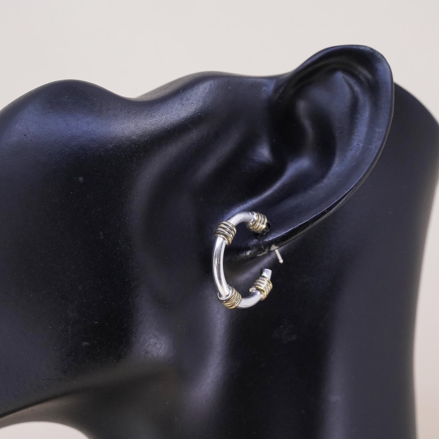 Vintage two tone Mexican single earring. Sterling 925 silver huggie stud