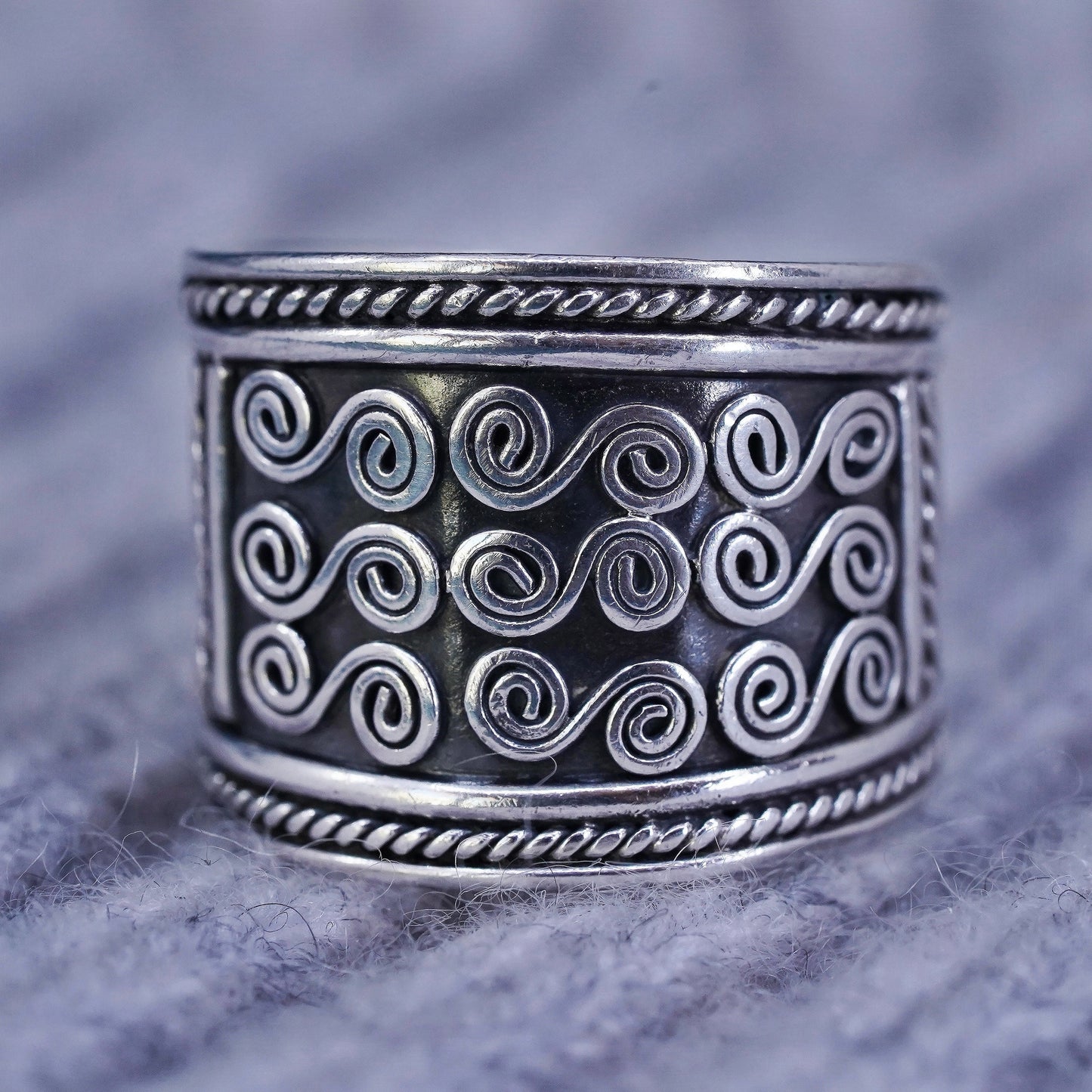 Size 5.5, vintage Sterling silver handmade ring, 925 wide swirly sprial band