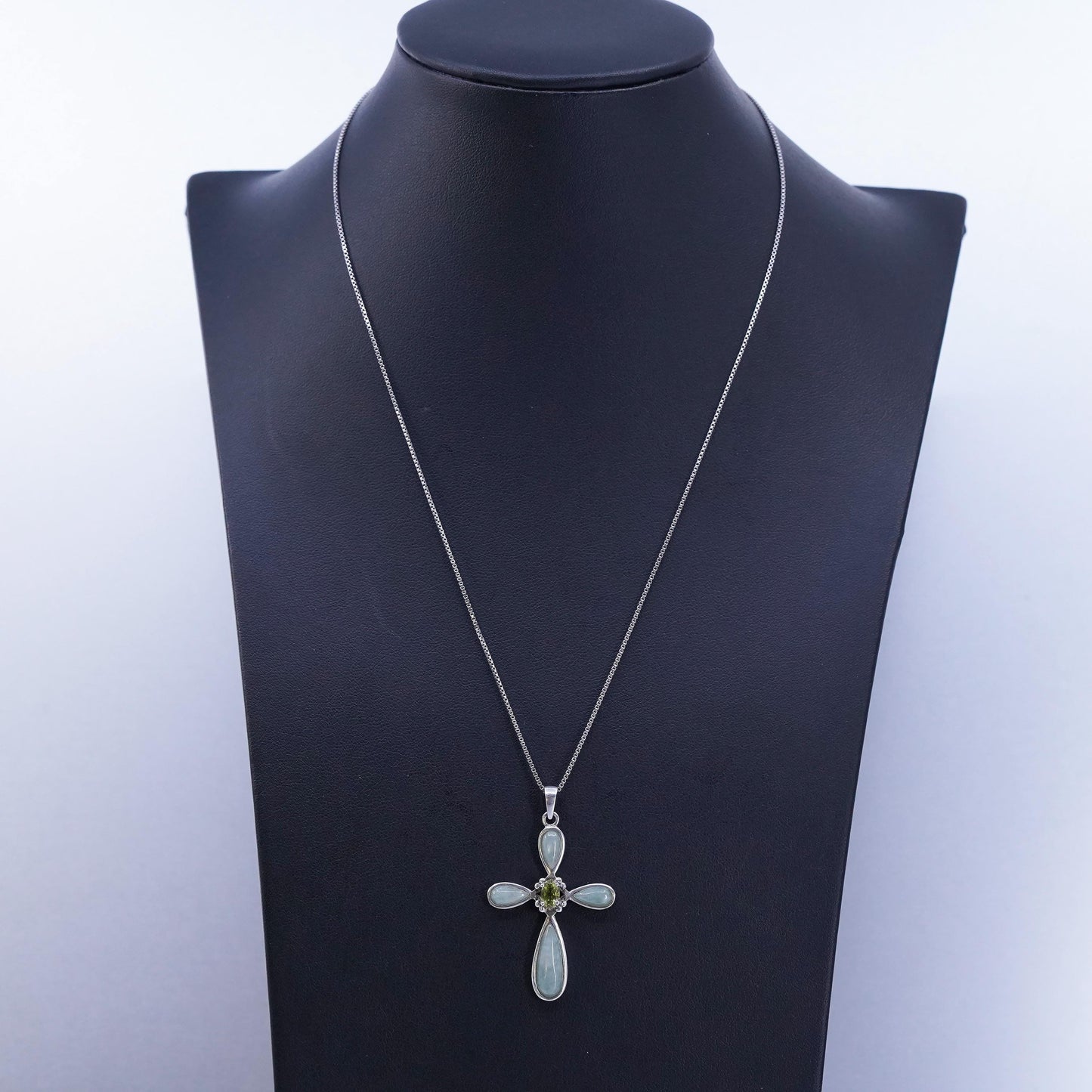 18”, vintage Sterling 925 silver box necklace with cross charm and jade peridot