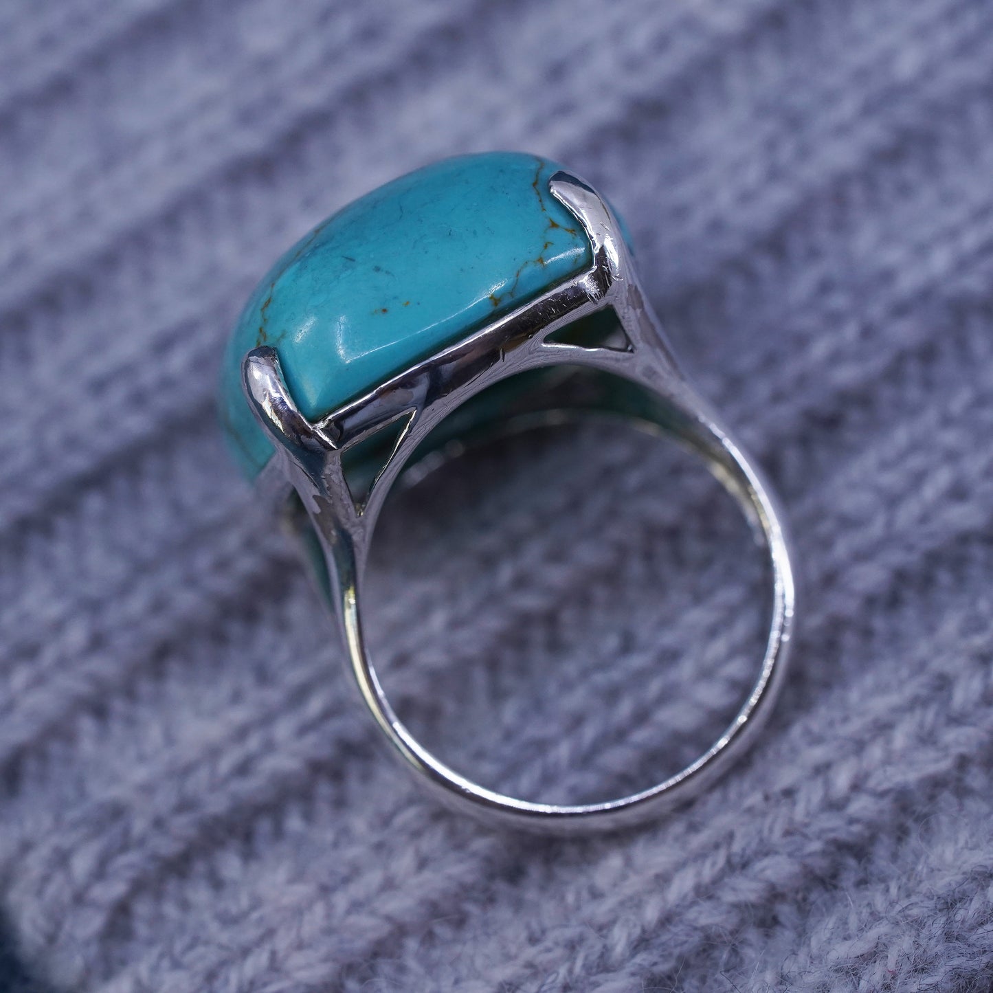 Size 8, vintage Sterling 925 silver handmade ring with turquoise
