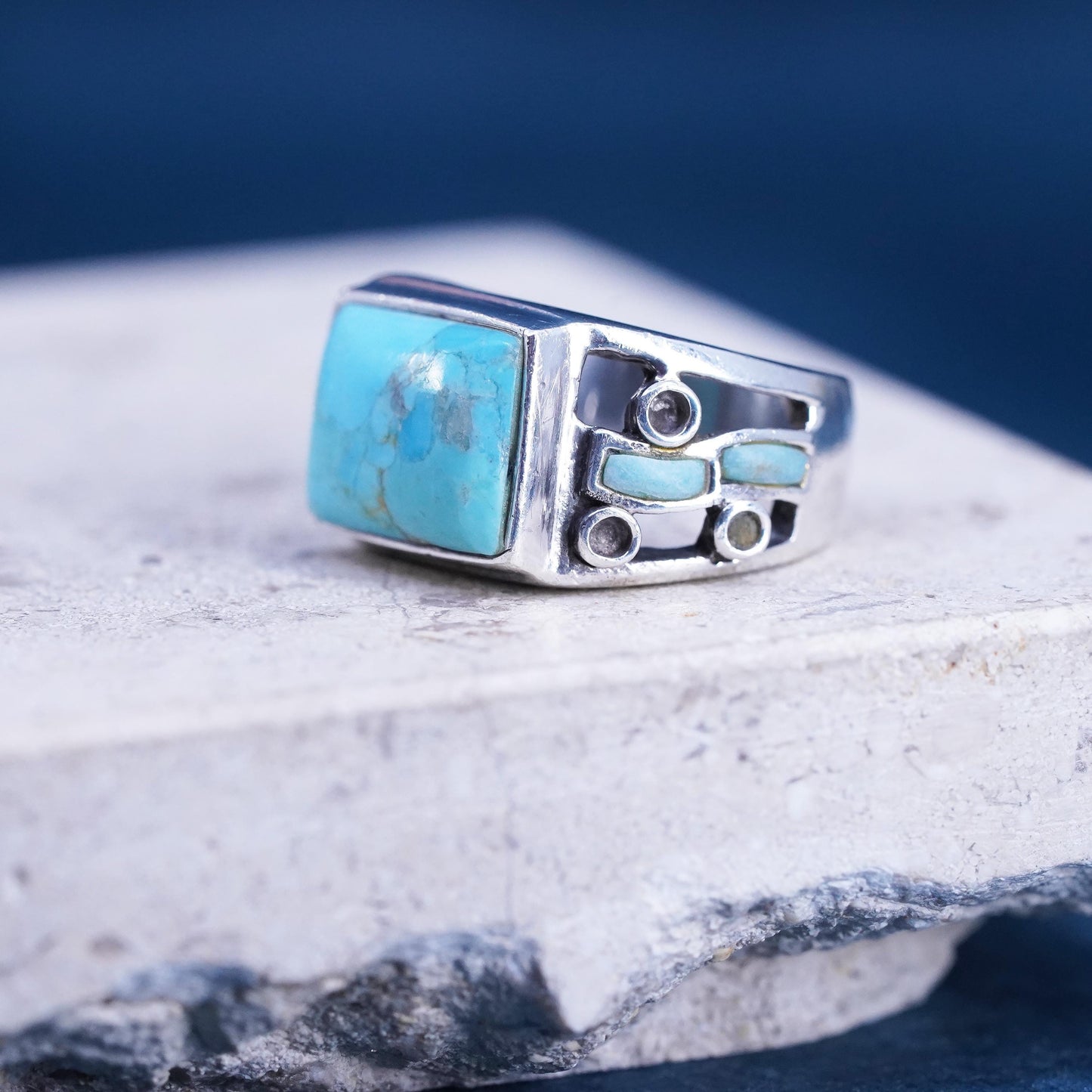 Size 7, vintage Sterling 925 silver handmade ring with turquoise
