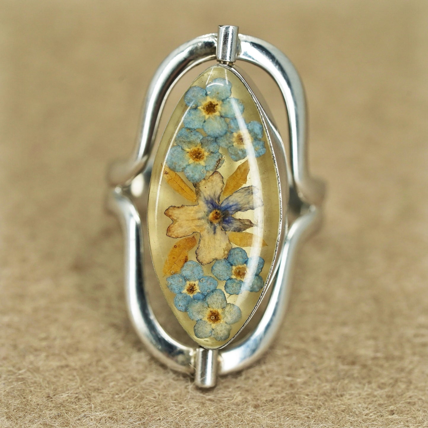 Size 7.5, Vintage Sterling 925 silver spin ring with turquoise and resin flower