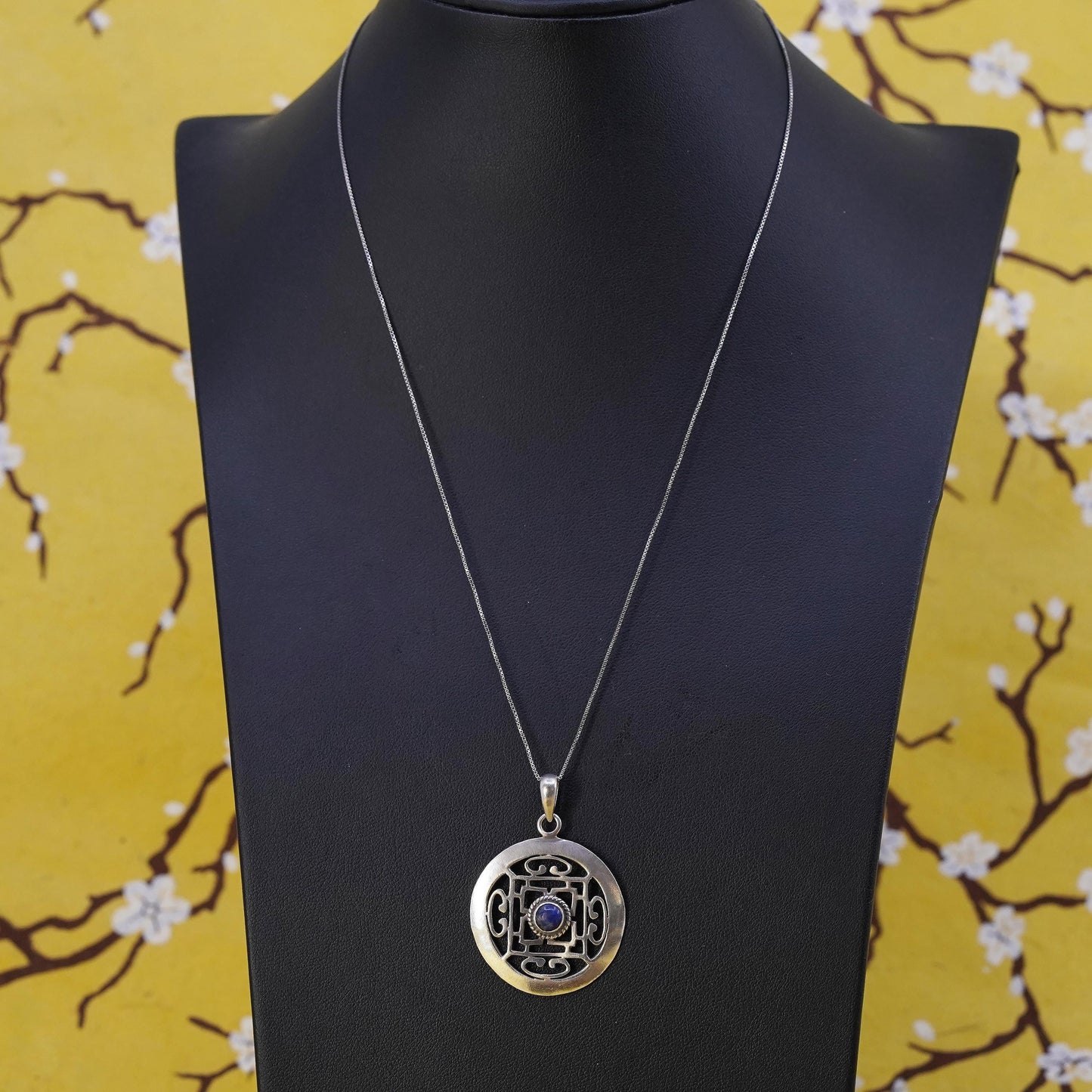 18", Sterling silver necklace, 925 box chain round filigree pendant lapis