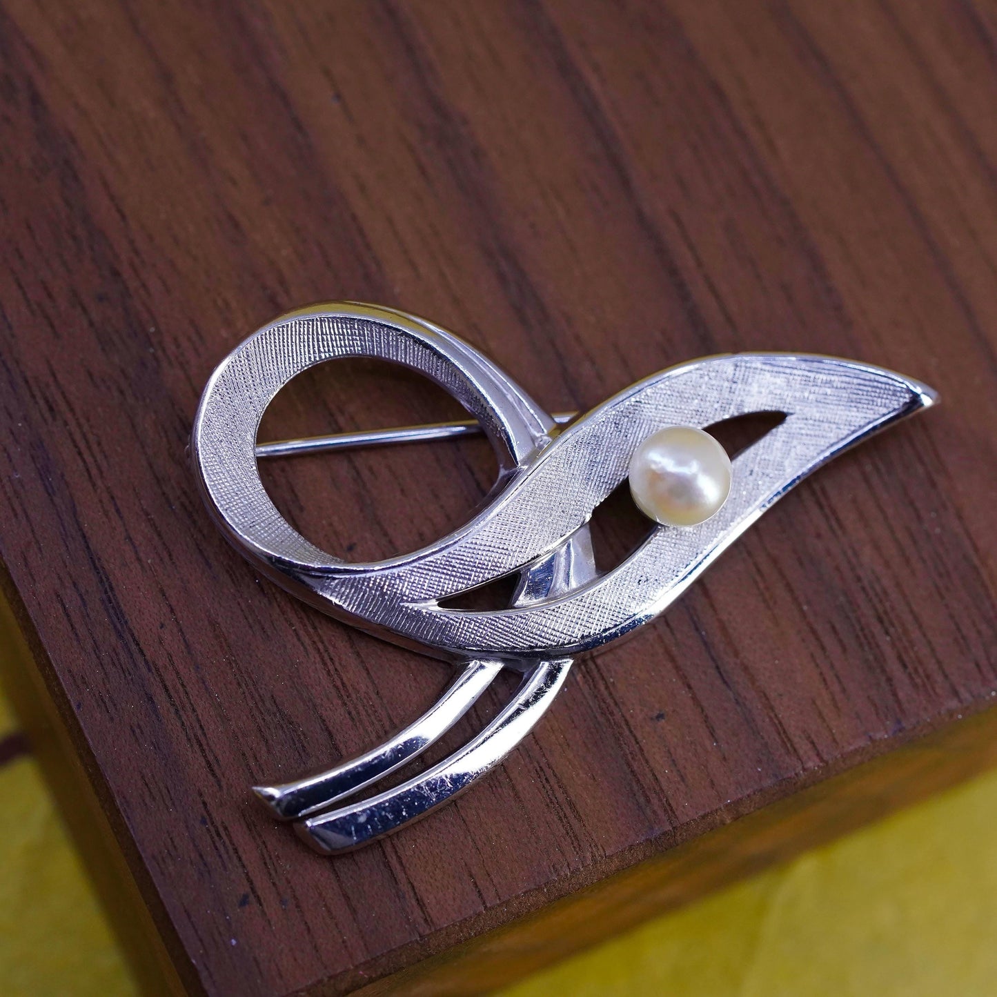 Vintage handmade sterling silver brooch, 925 ribbon brooch with faux pearl