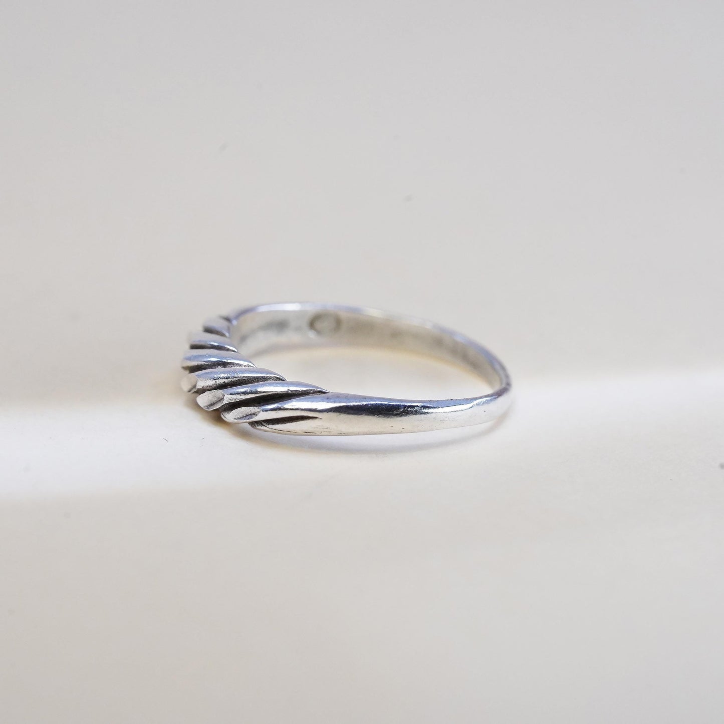 Size 7, VTG sterling silver handmade ring, textured 925 ribbed stackable band