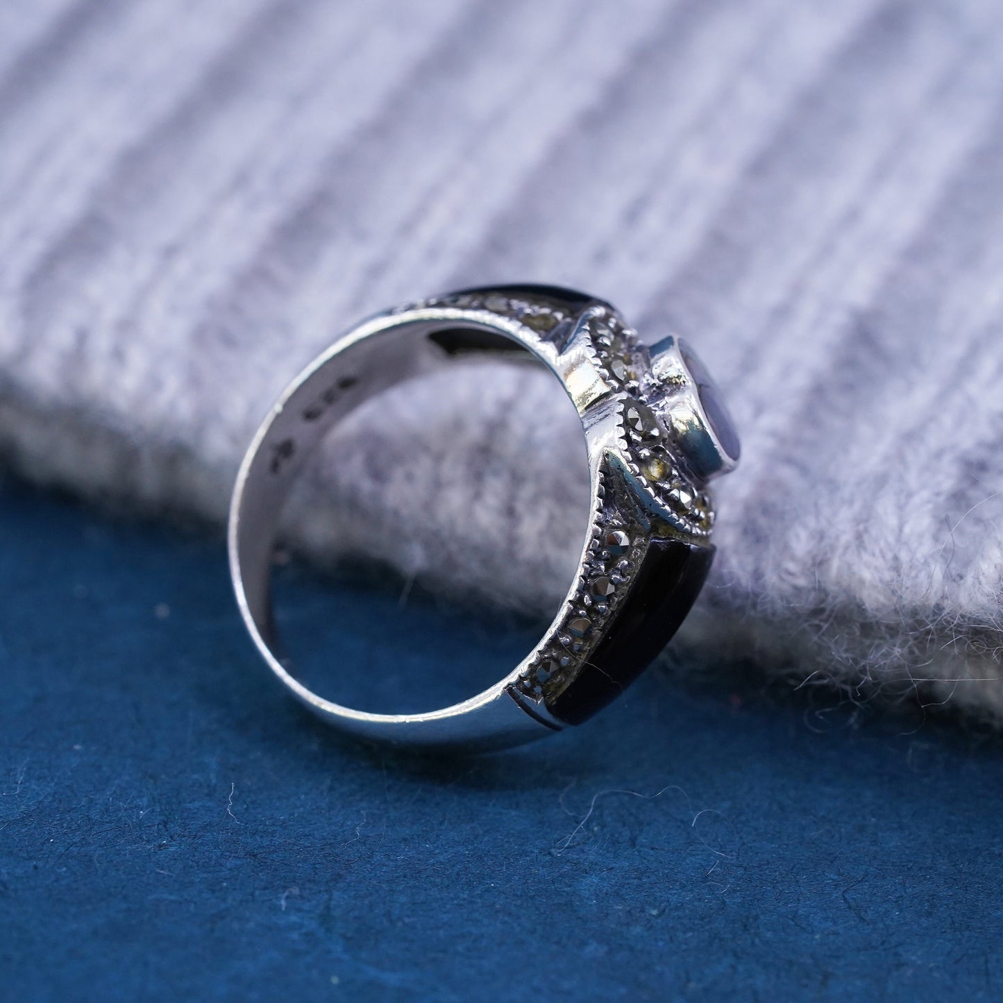 Size 8, Sterling 925 silver ring band with black onyx marcasite abalone heart