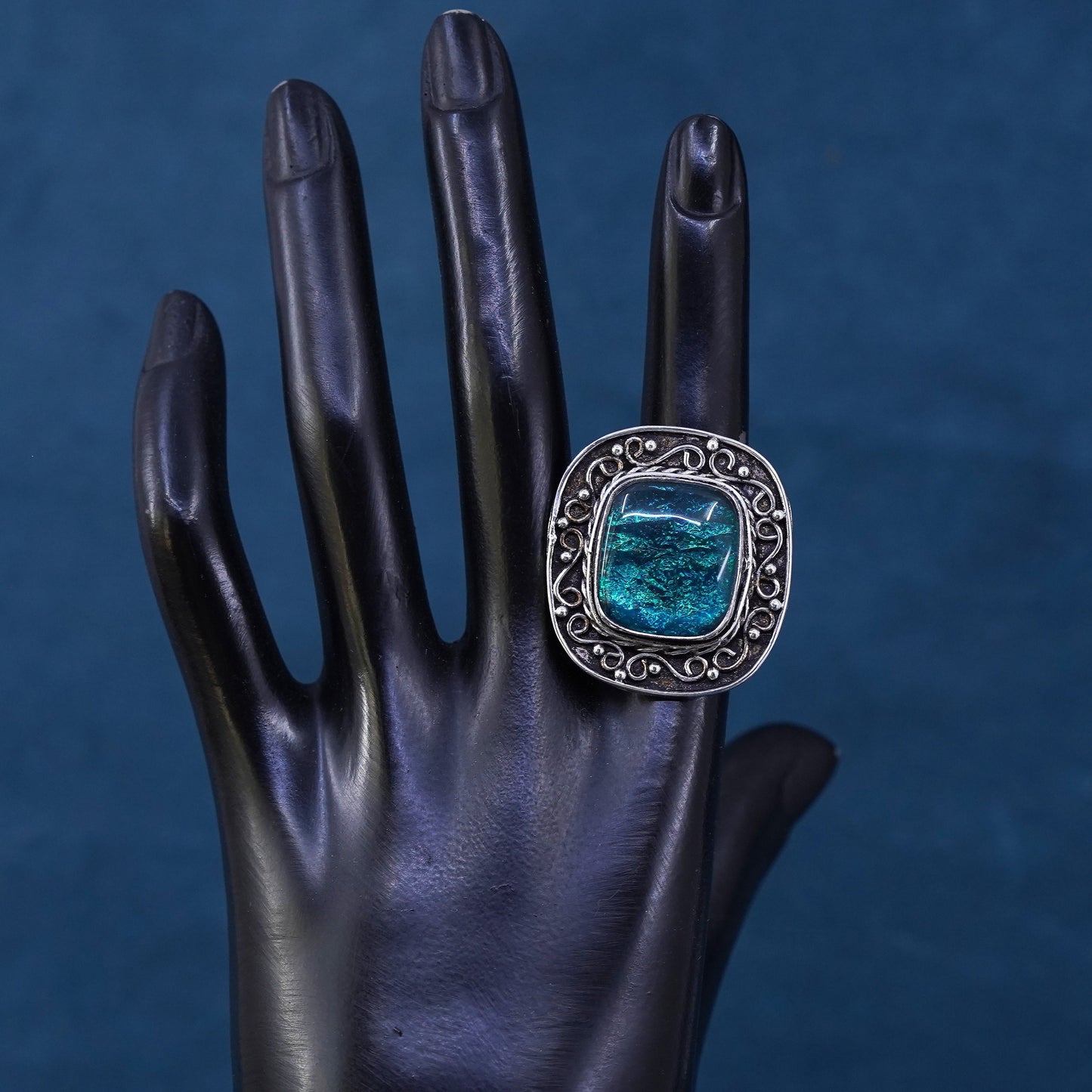 Size 5.25, VTG Mexico Sterling 925 silver handmade ring with blue foiled glass