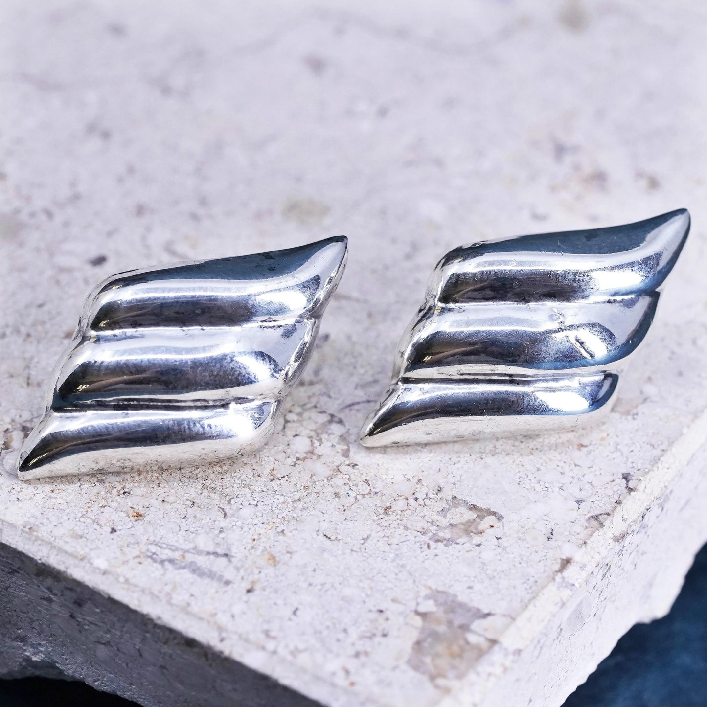 vintage Mexican Sterling silver handmade modern ribbed earrings, 925 studs