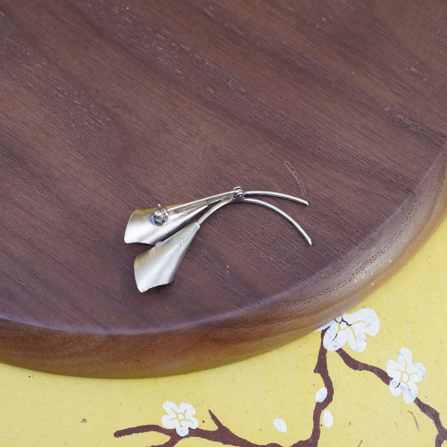 Vintage handmade sterling 925 silver lily flower shaped pin brooch