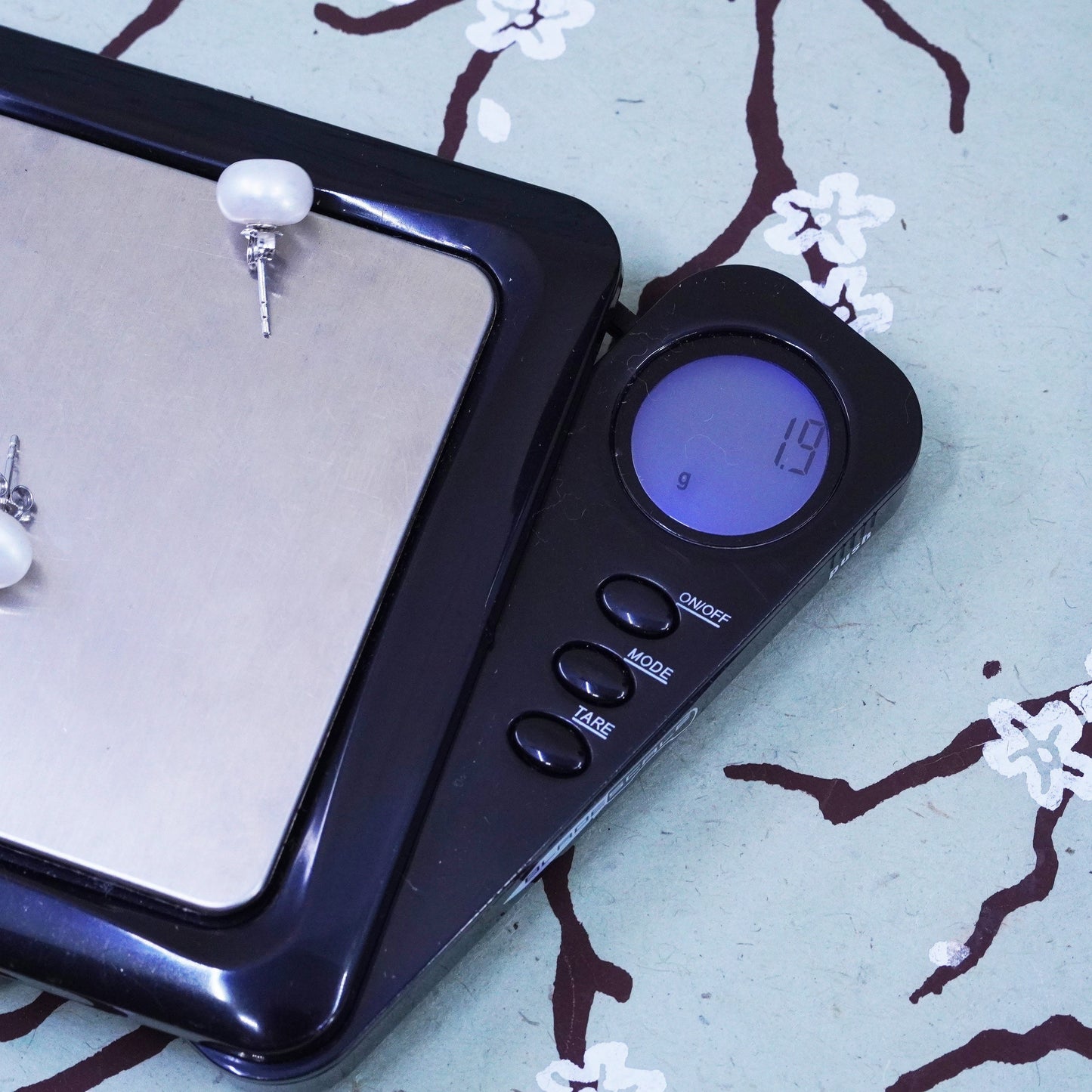 Vintage sterling silver earrings, 925 studs with white pearl