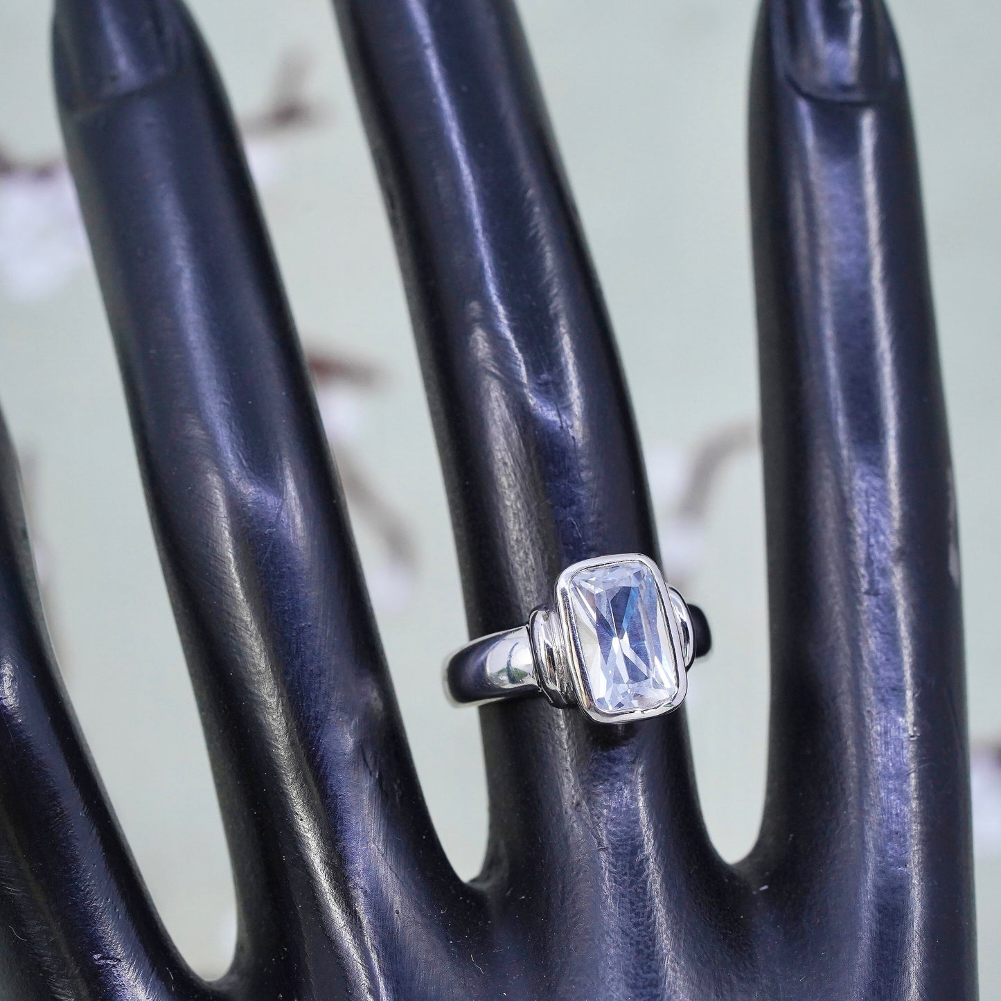 Size 6, Sterling 925 silver ring with rectangular cut CZ cluster