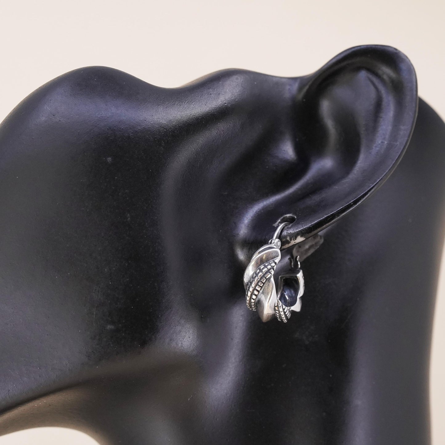 0.75”, Vintage sterling silver single earring, twisted 925 huggie hoop