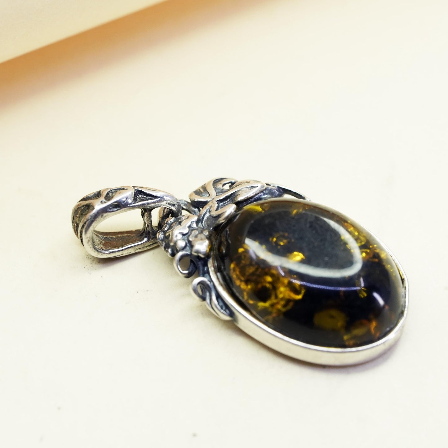 Vintage sterling 925 silver handmade pendant with amber and leaves details