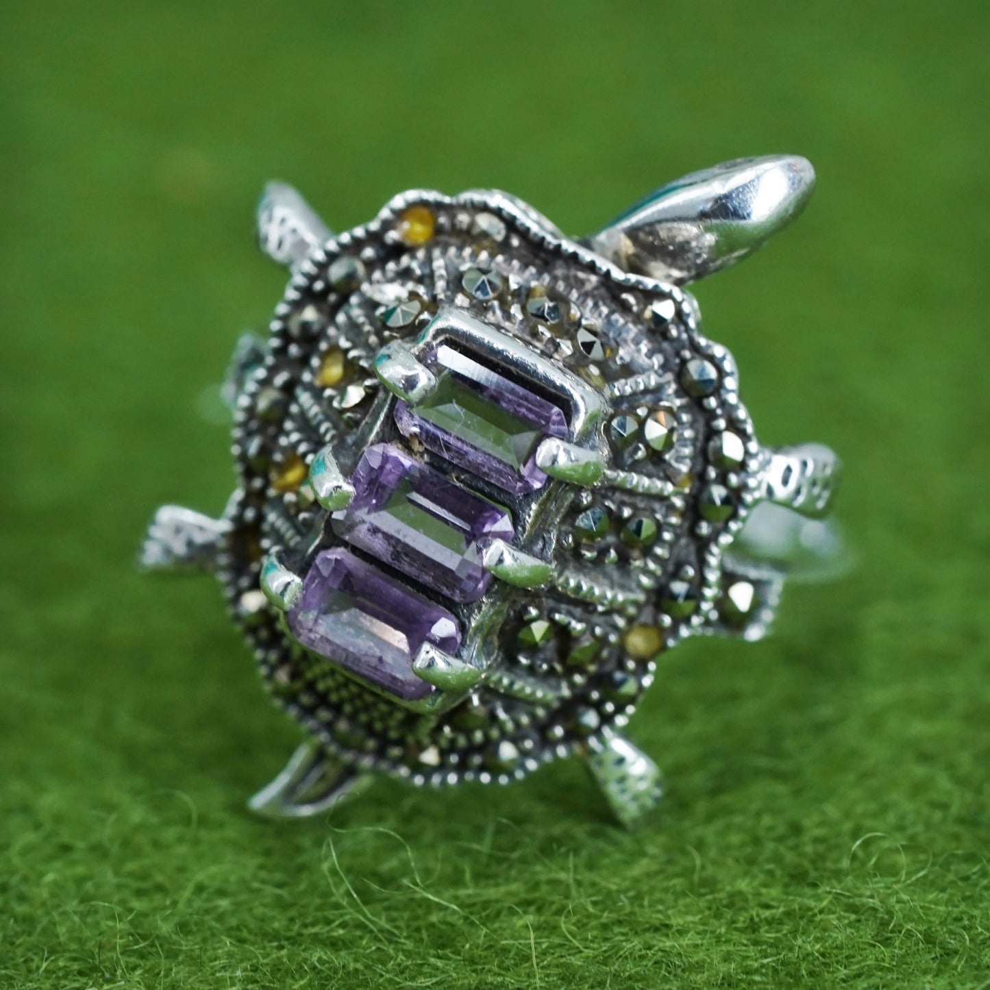 Size 8, sterling silver ring, 925 turtle with movable head amethyst marcasite