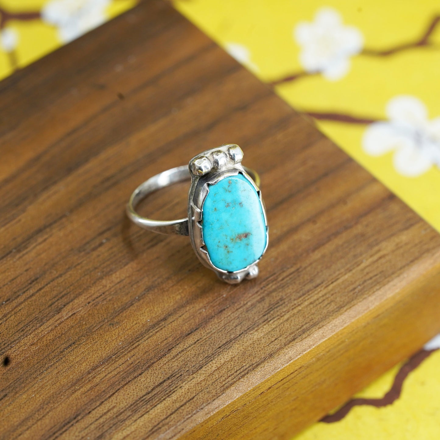 Size 8, vintage southwestern Sterling 925 silver handmade ring with turquoise