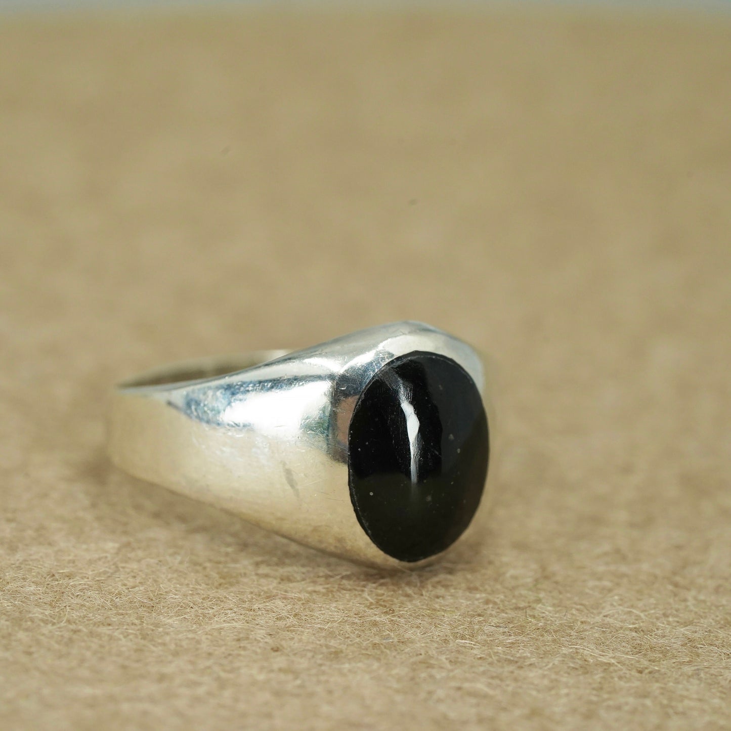Size 12.5, vintage Mexican Sterling 925 silver handmade ring with onyx inlay