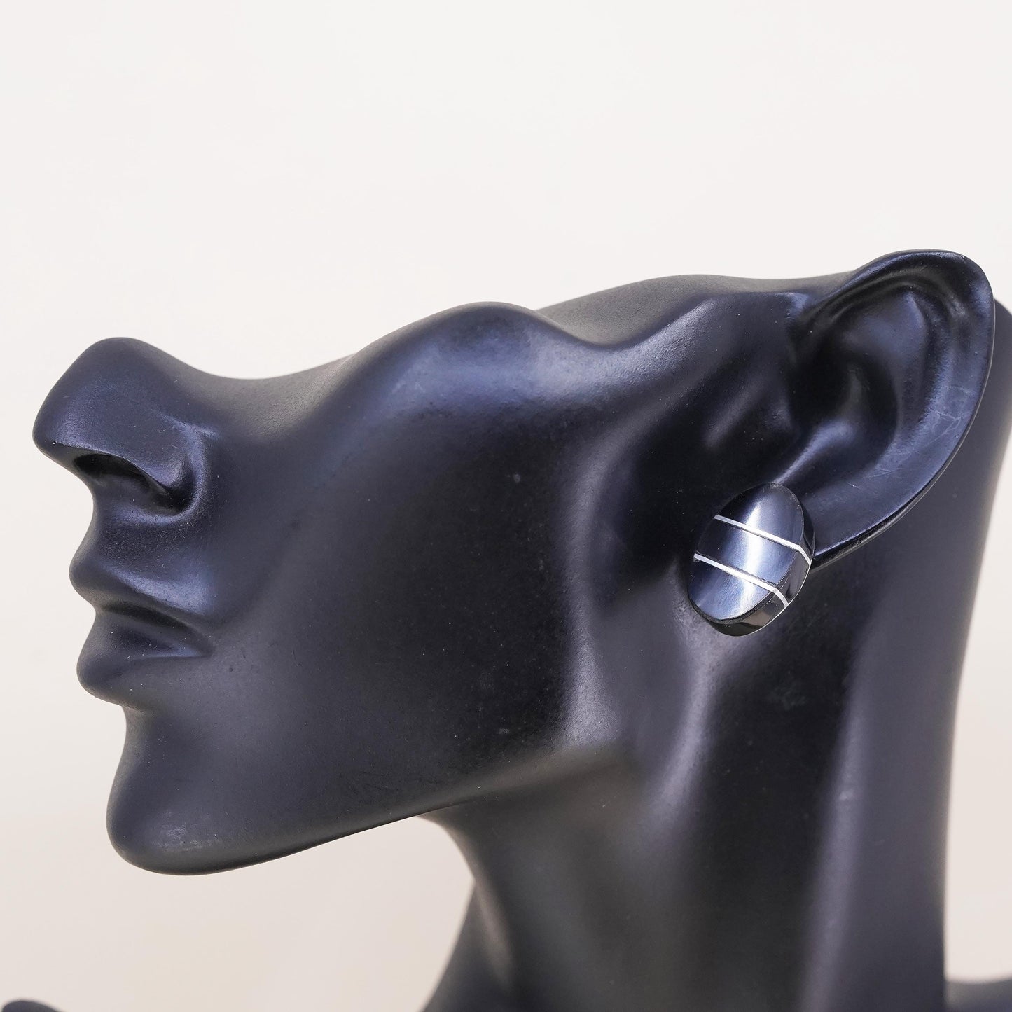 Vintage southwestern Mexican Sterling 925 silver stud with onyx, single earring