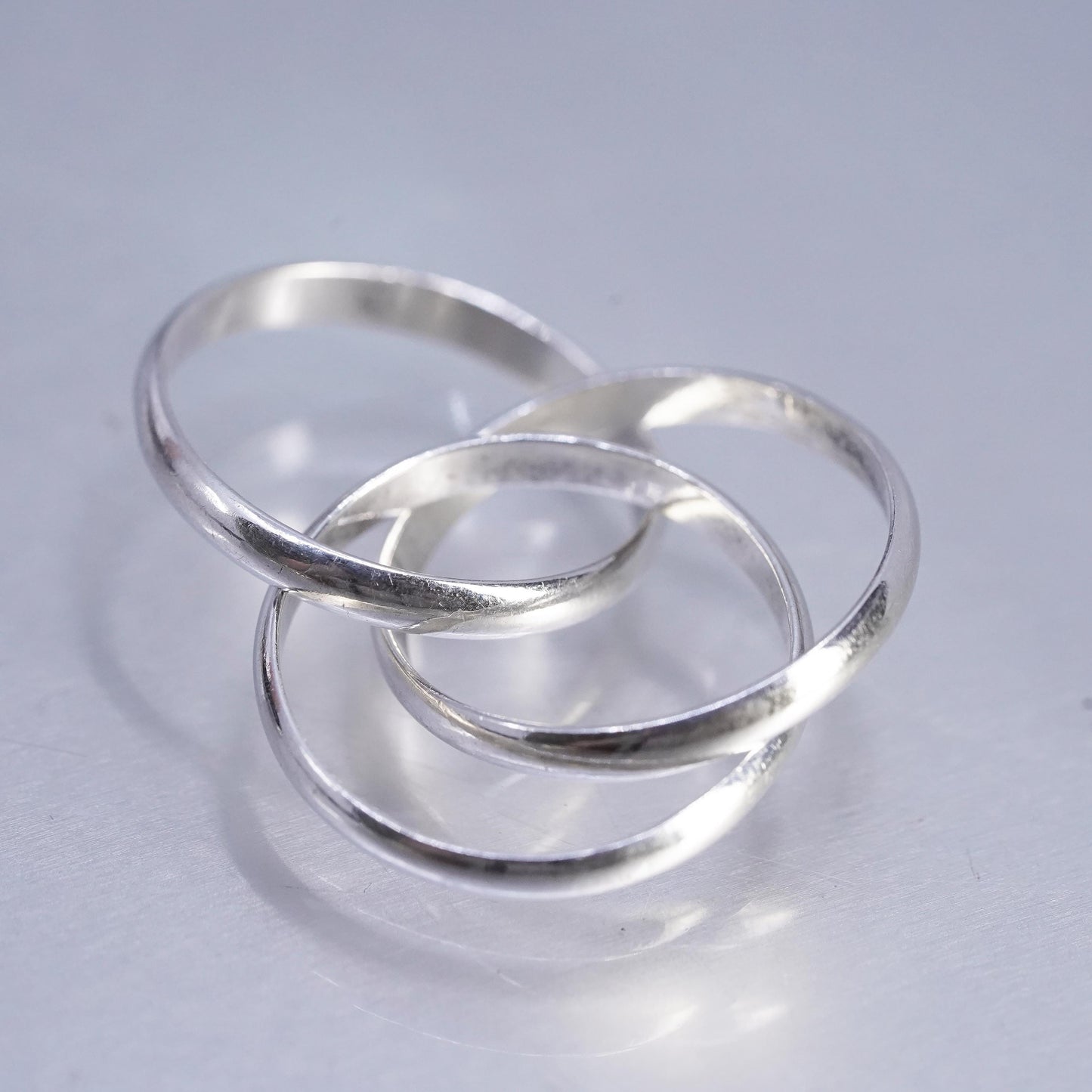 Size 6.5, Vintage Sterling Silver handmade Ring. 925 modernist, Entwined band