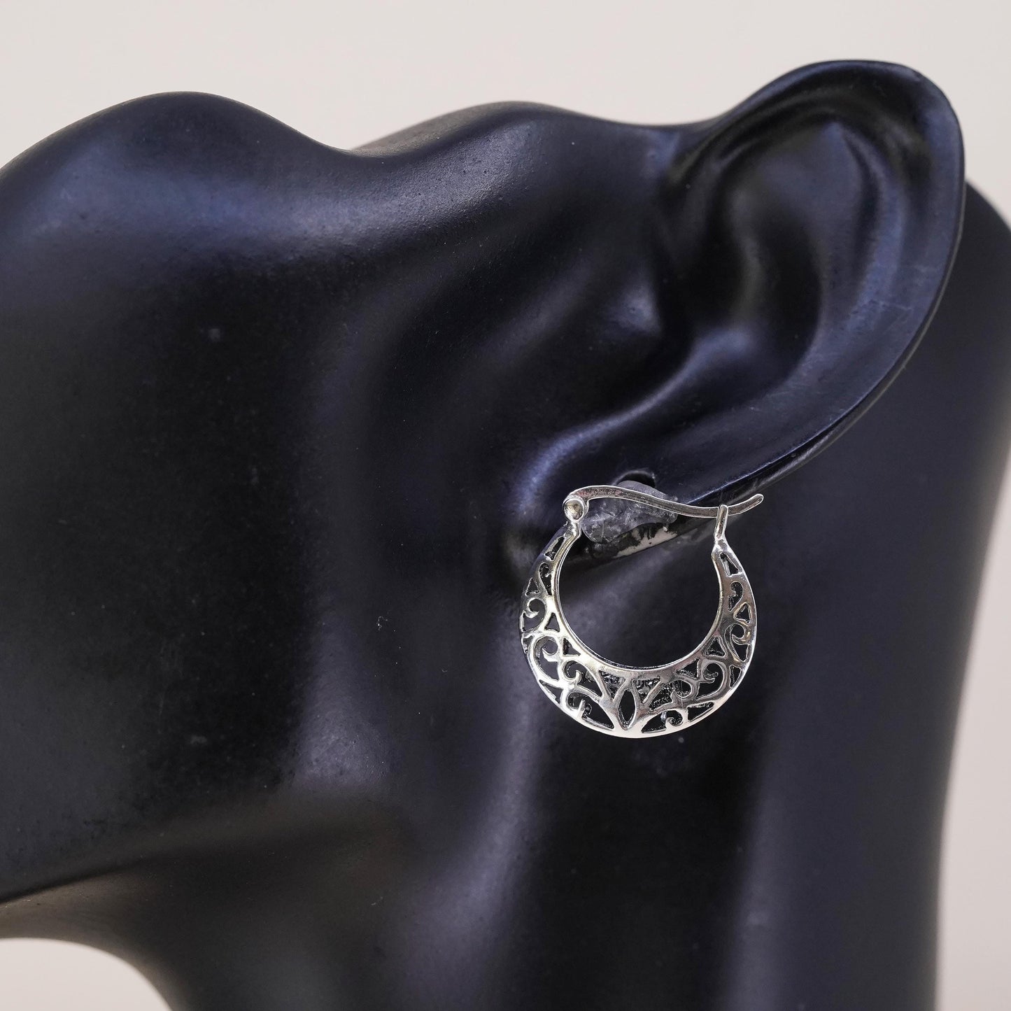 0.75”, Vintage sterling silver loop single earring, filigree primitive hoop