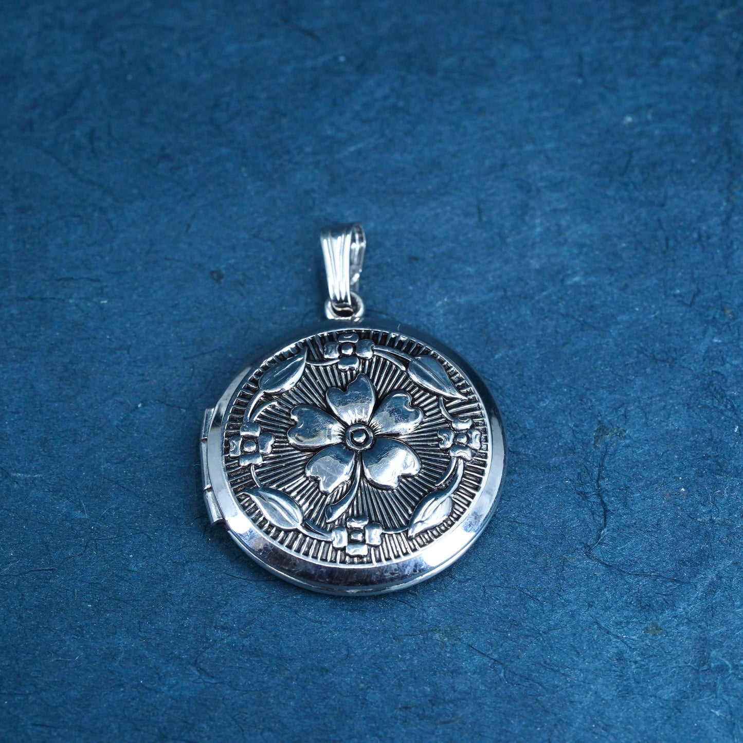 Vintage Sterling silver handmade pendant, 925 clover photo locket