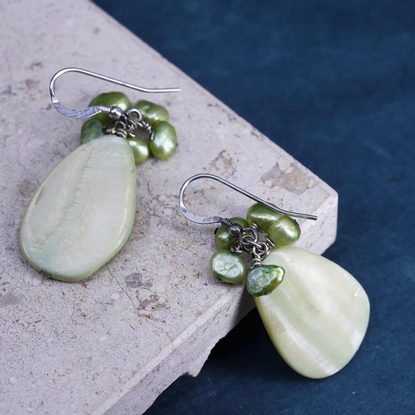 Sterling 925 silver earrings with green pearl and teardrop mother of pearl