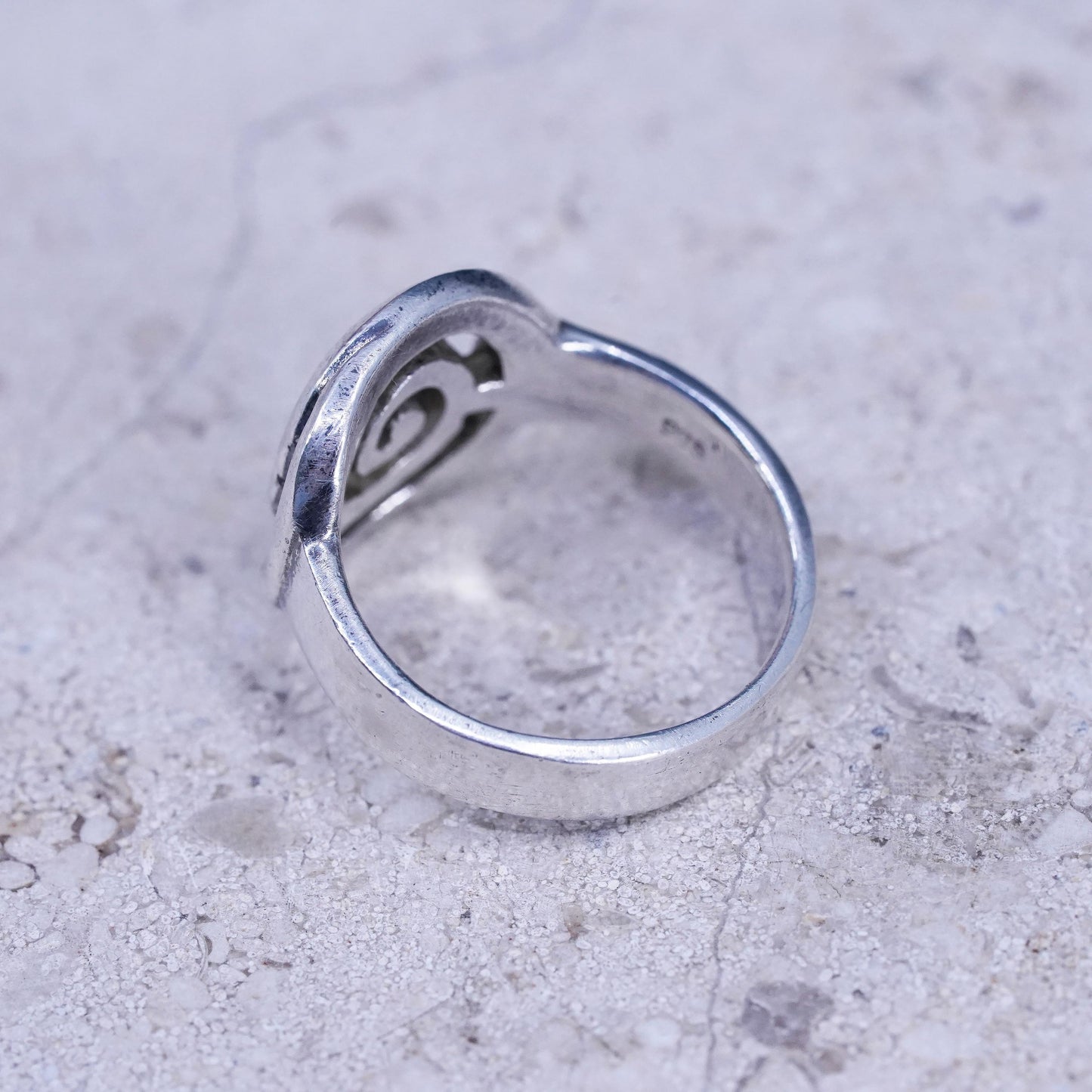 Size 6, vintage Sterling silver handmade ring, 925 spiral swirly band