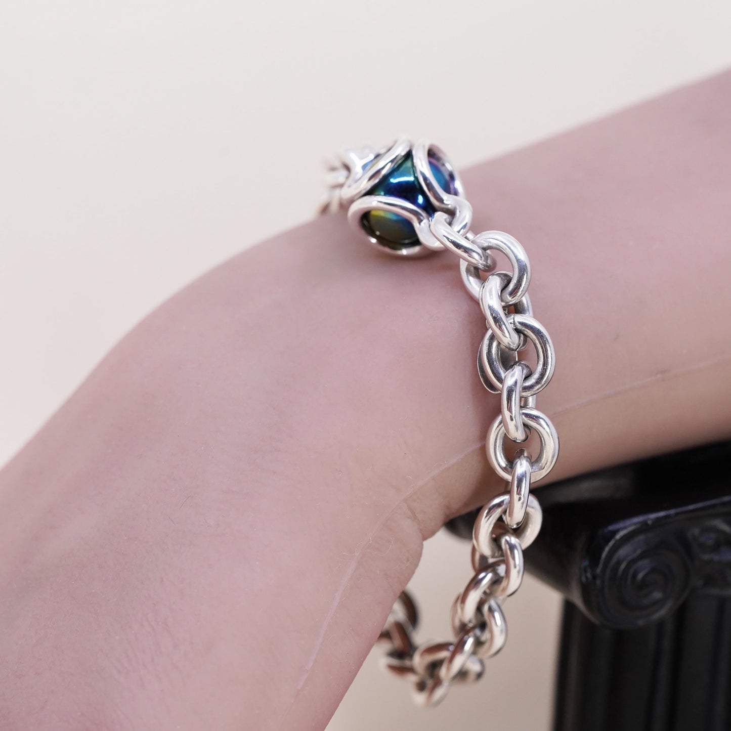7", Vintage GAYM fancy pop, silver tone charm bracelet metallic blue marble