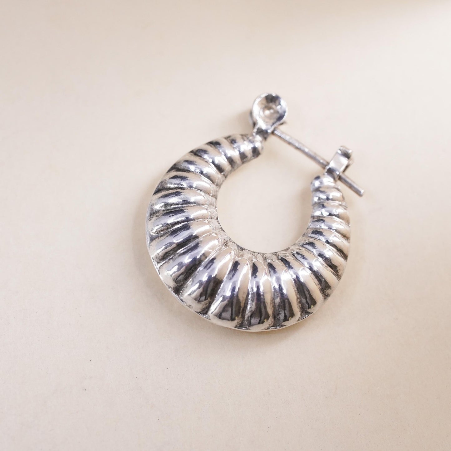 0.75", VTG sterling silver loop single earring, fashion twisted primitive hoop