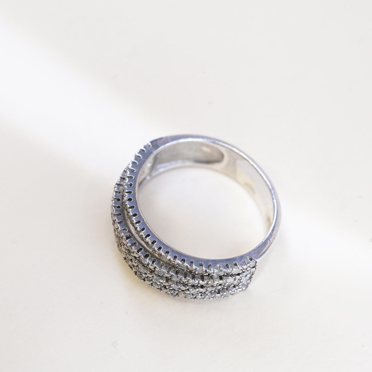 Size 8, Vintaged Designer DBJ sterling 925 silver ribbed ring cluster diamonds
