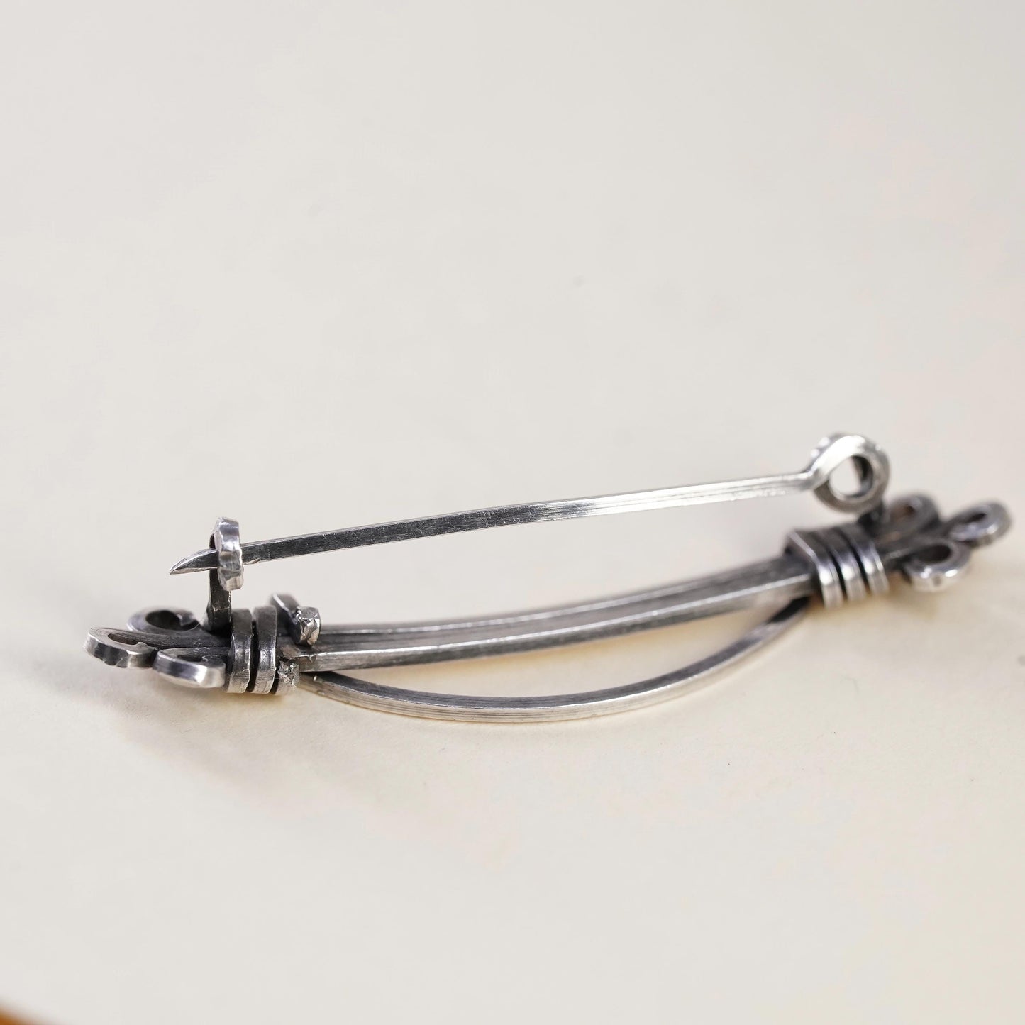 Vintage sterling silver 925 wired brooch pin