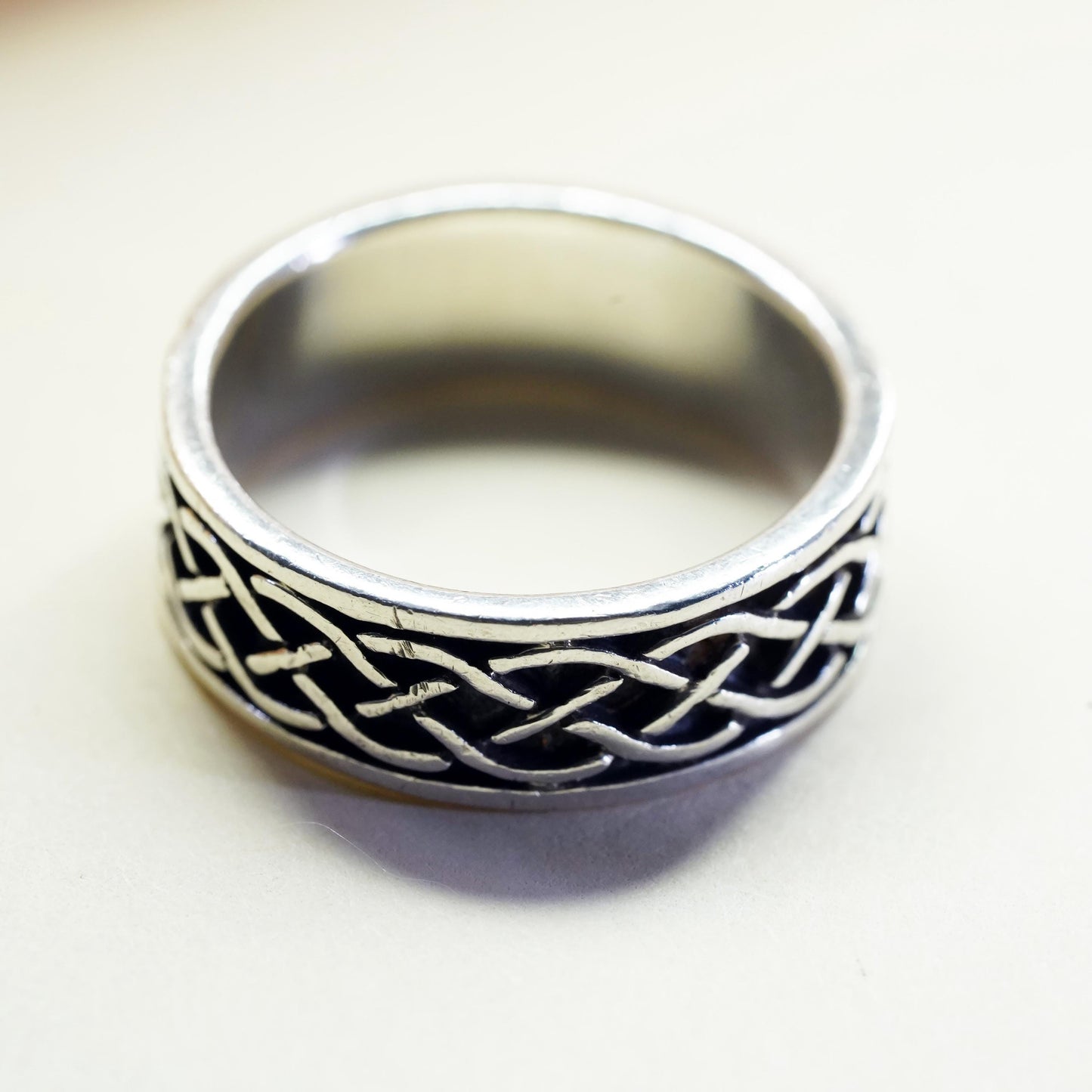 Size 8, VTG Irish Celtic knot relief sterling silver ring, 925 stackable band