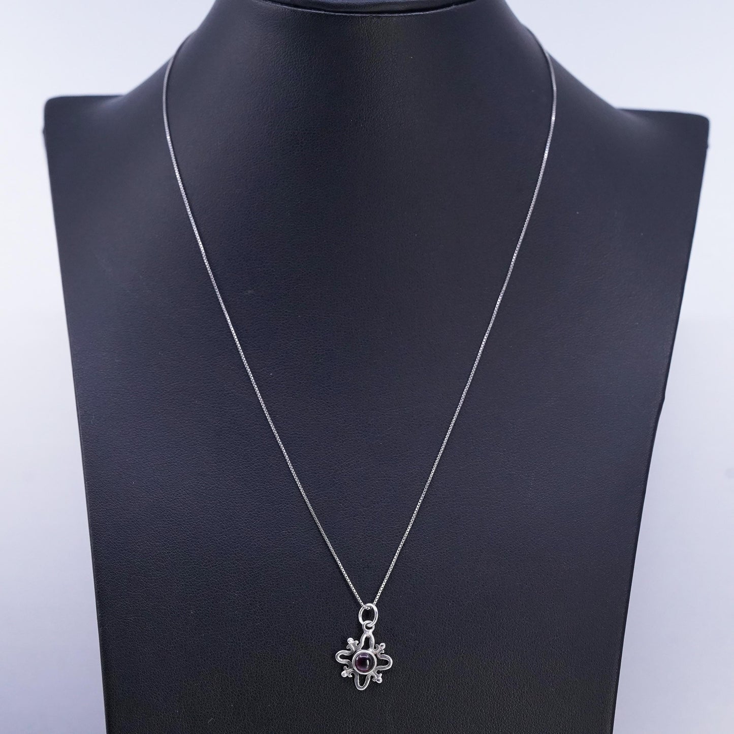 18", Vintage sterling 925 Silver box chain necklace with garnet pendant