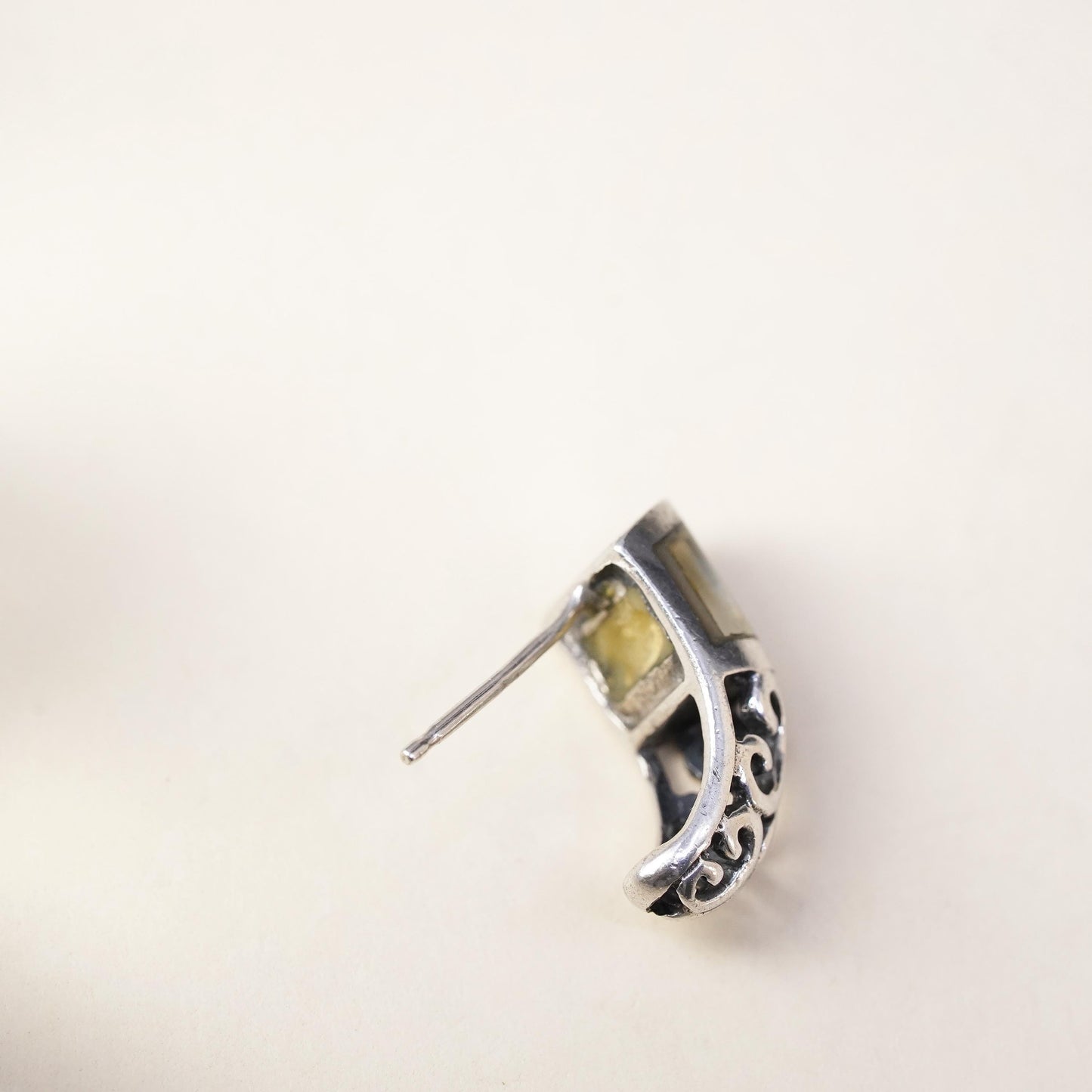 Vintage handmade single 1 earring. filigree Sterling 925 silver huggie stud