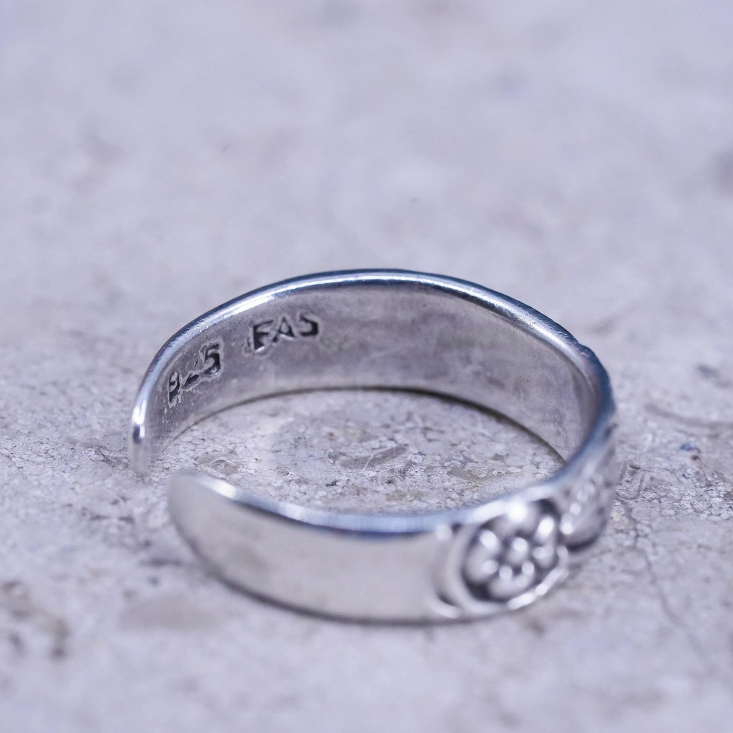 Size 4, vintage Sterling silver handmade ring, 925 flower band