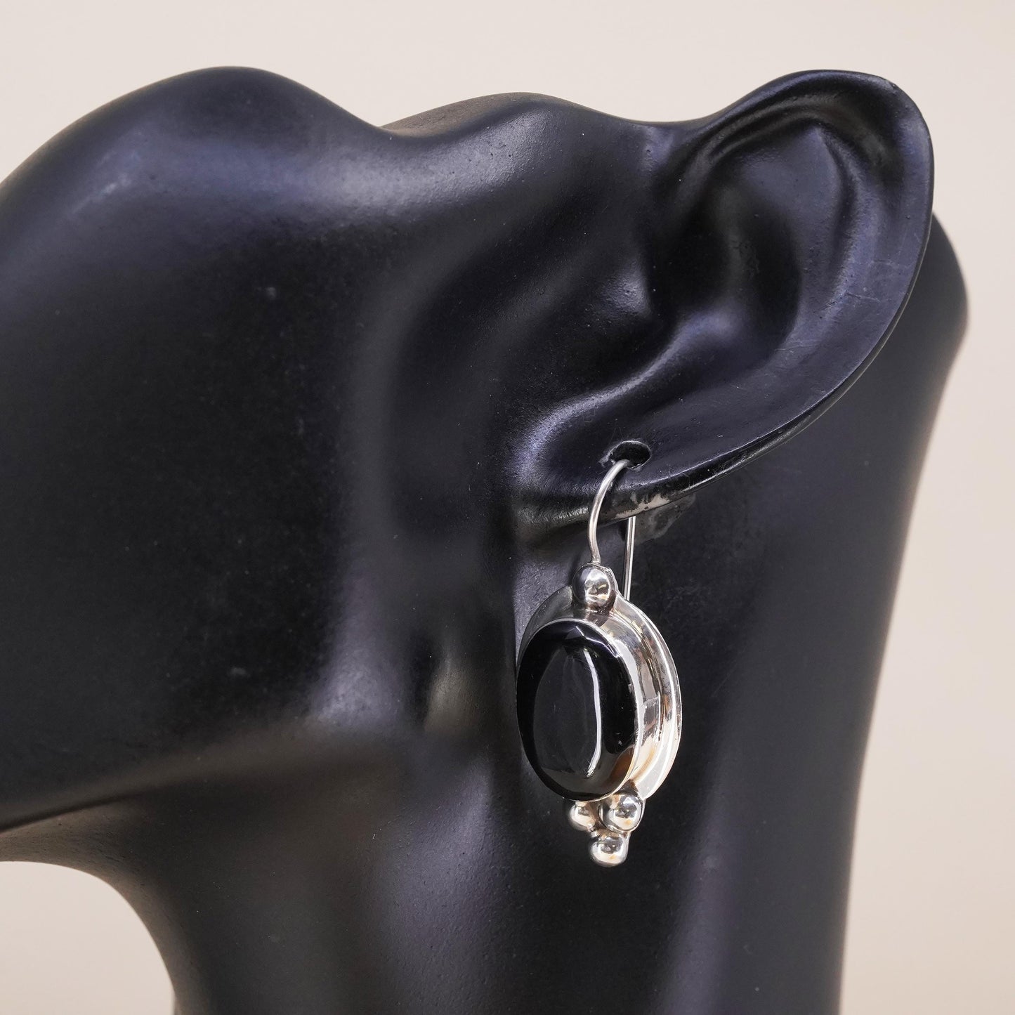 Vintage Mexican sterling 925 silver handmade single earring with onyx inlay