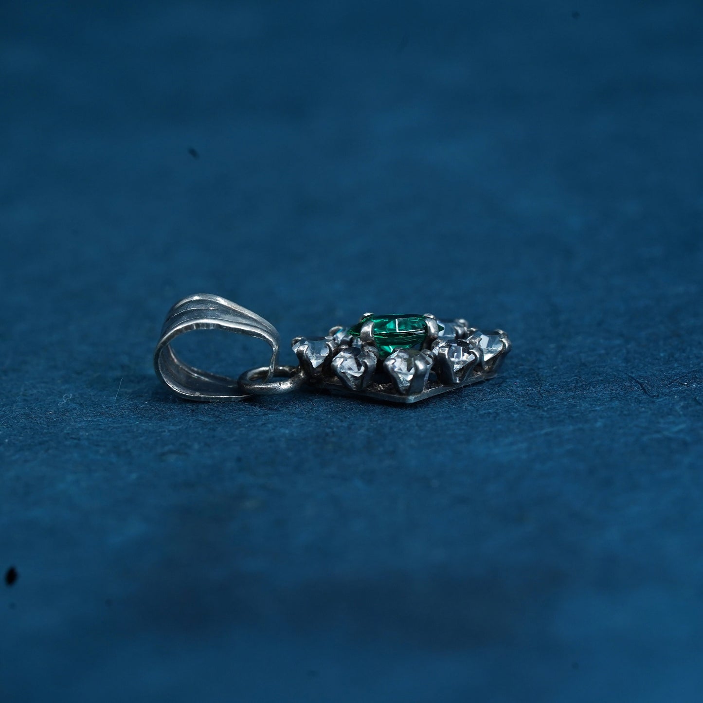 Vintage Sterling 925 silver filigree pendant with peridot and cz