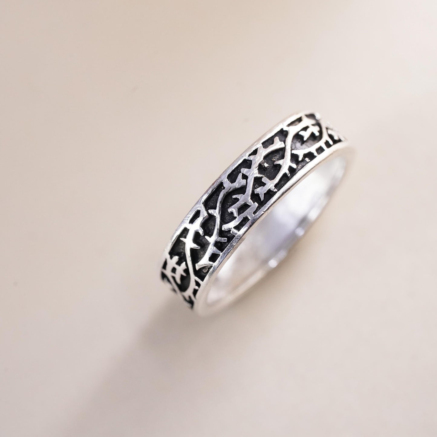 Size 8, vintage Sterling 925 silver handmade ring band with woven texture