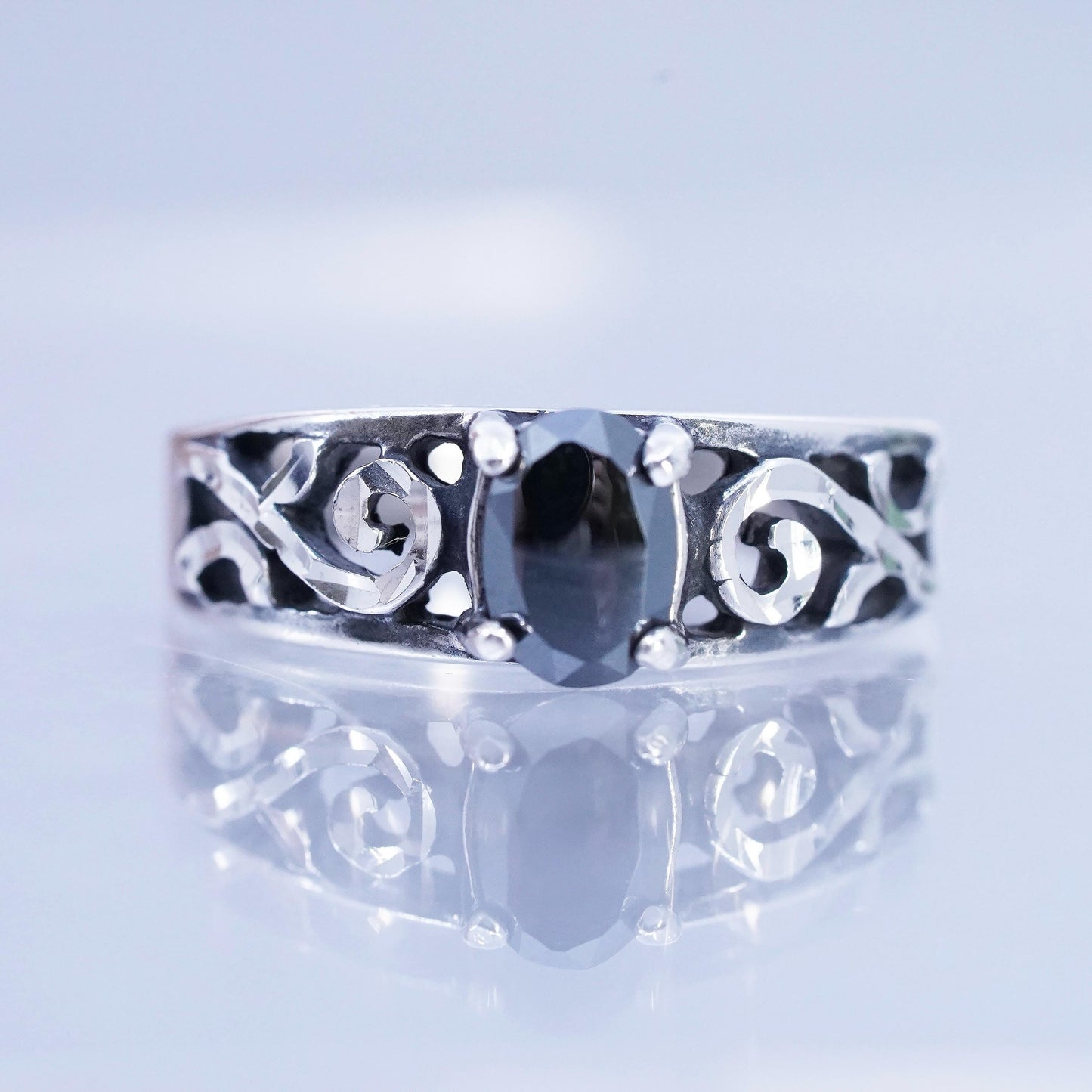 Size 6, vintage Sterling 925 silver handmade ring with hematite