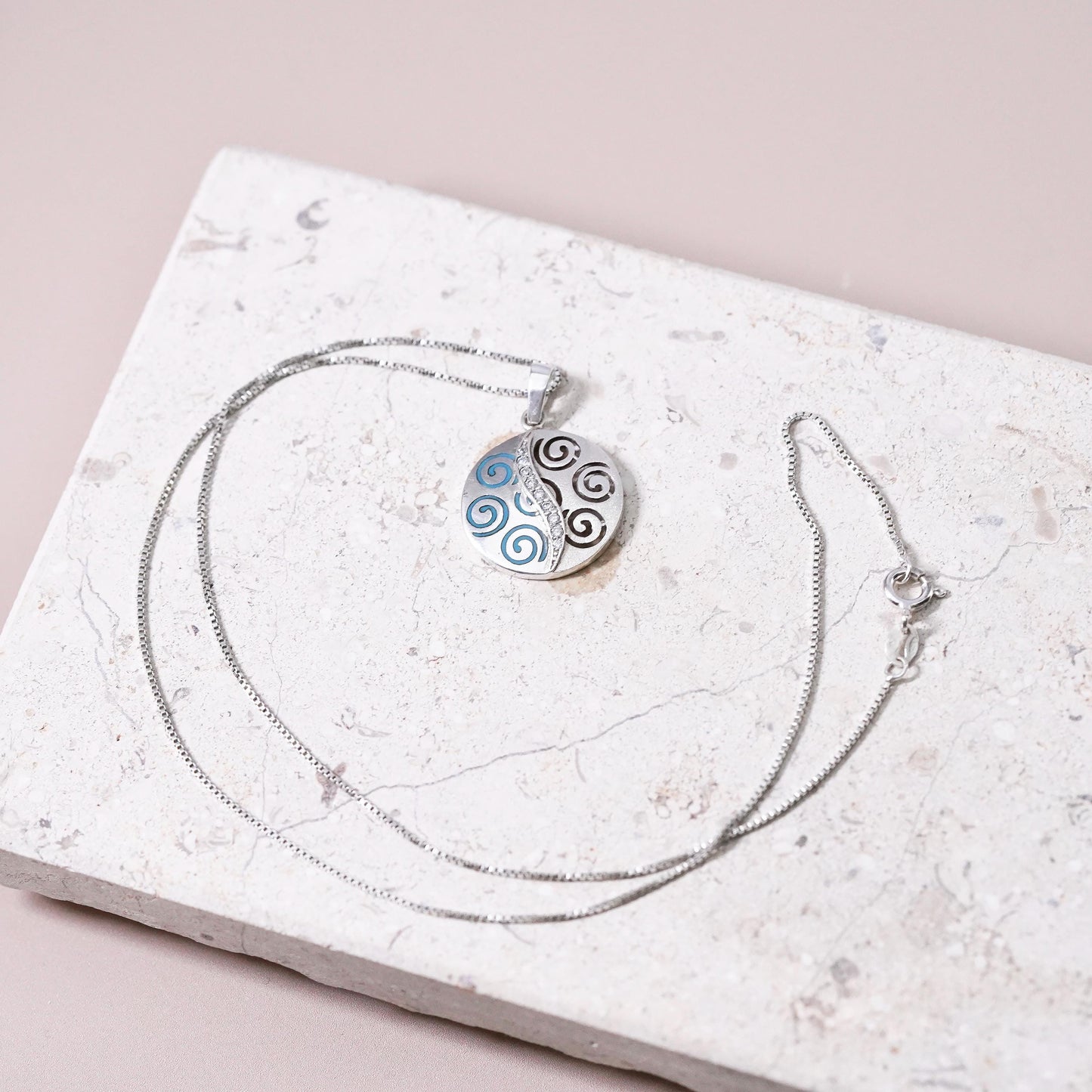 18”, vintage Sterling silver necklace, 925 box chain with swirly tag cz pendant