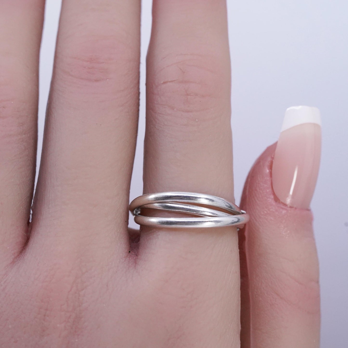 Size 8, Vintage Sterling Silver handmade Ring. 925 modernist, Entwined band