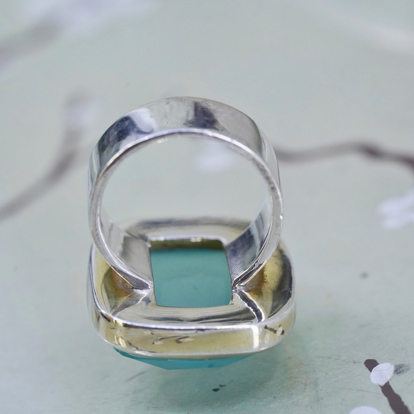 Size 7, vintage Sterling 925 silver statement ring and chalcedony