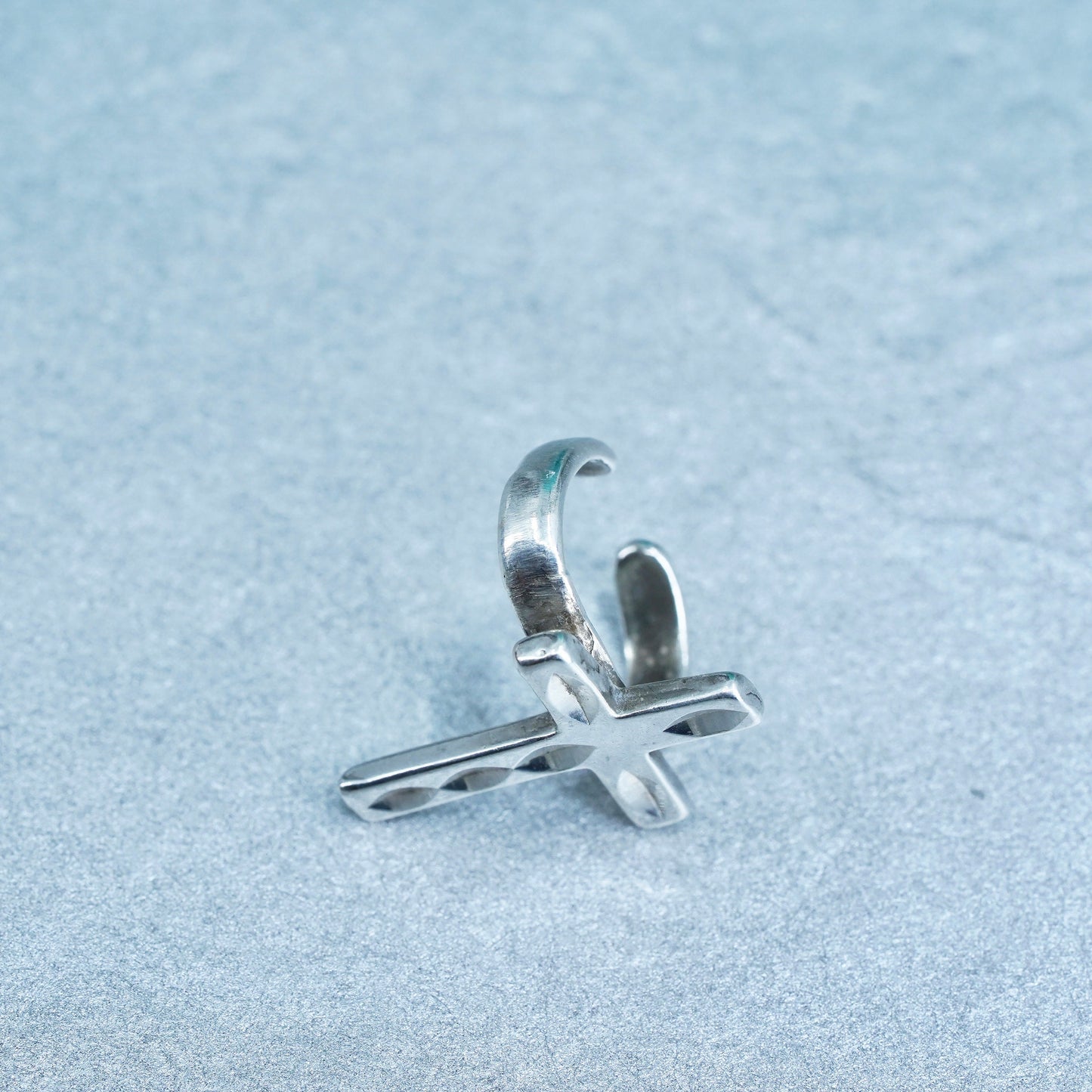 Size 1, vintage southwestern Sterling 925 silver toe ring band with cross