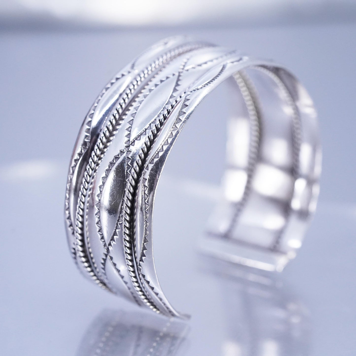 7.25”, Native American Tahe Navajo Sterling 925 silver bracelet, rocker cuff